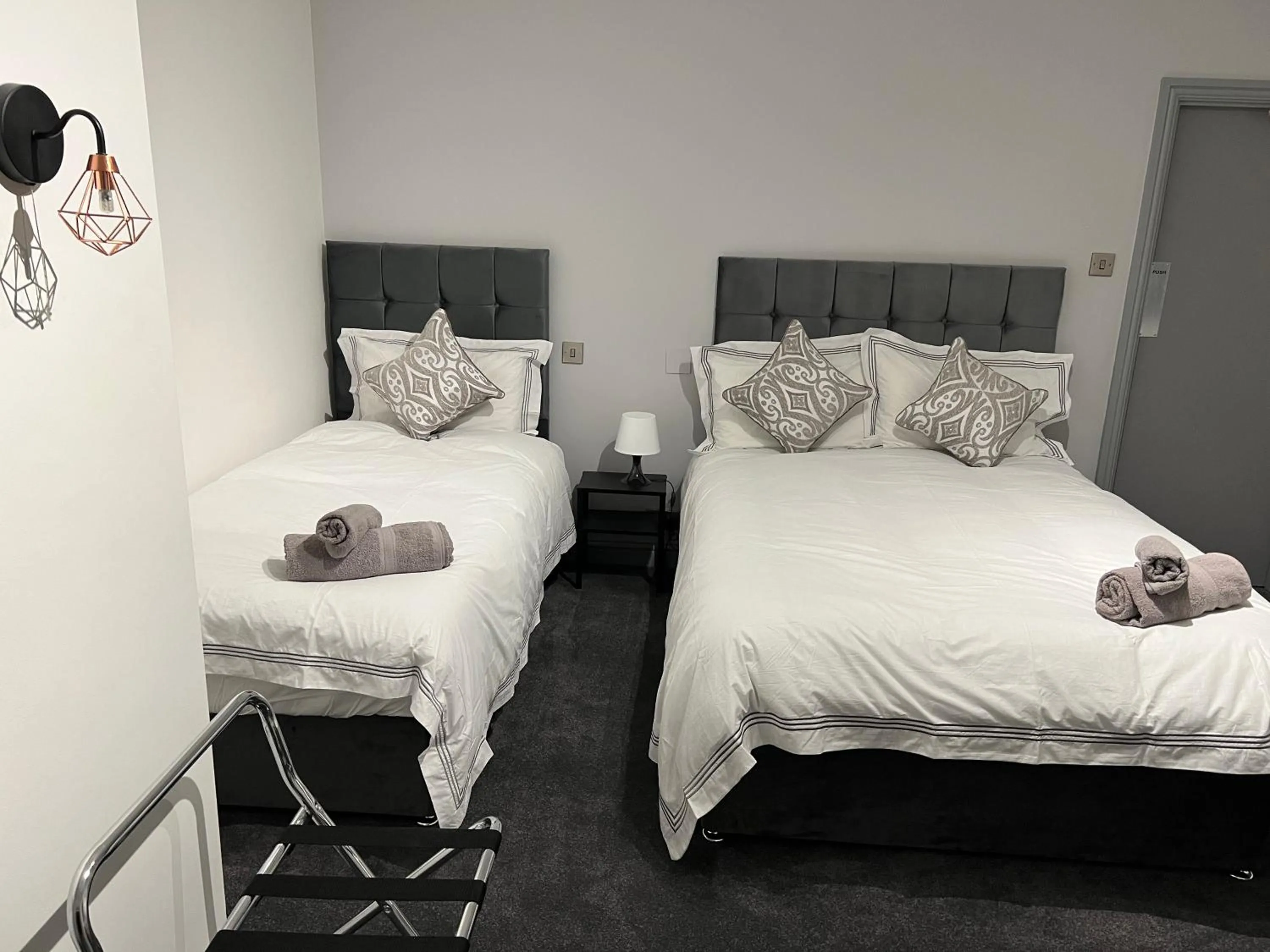 Bed in Huddersfield Central Lodge