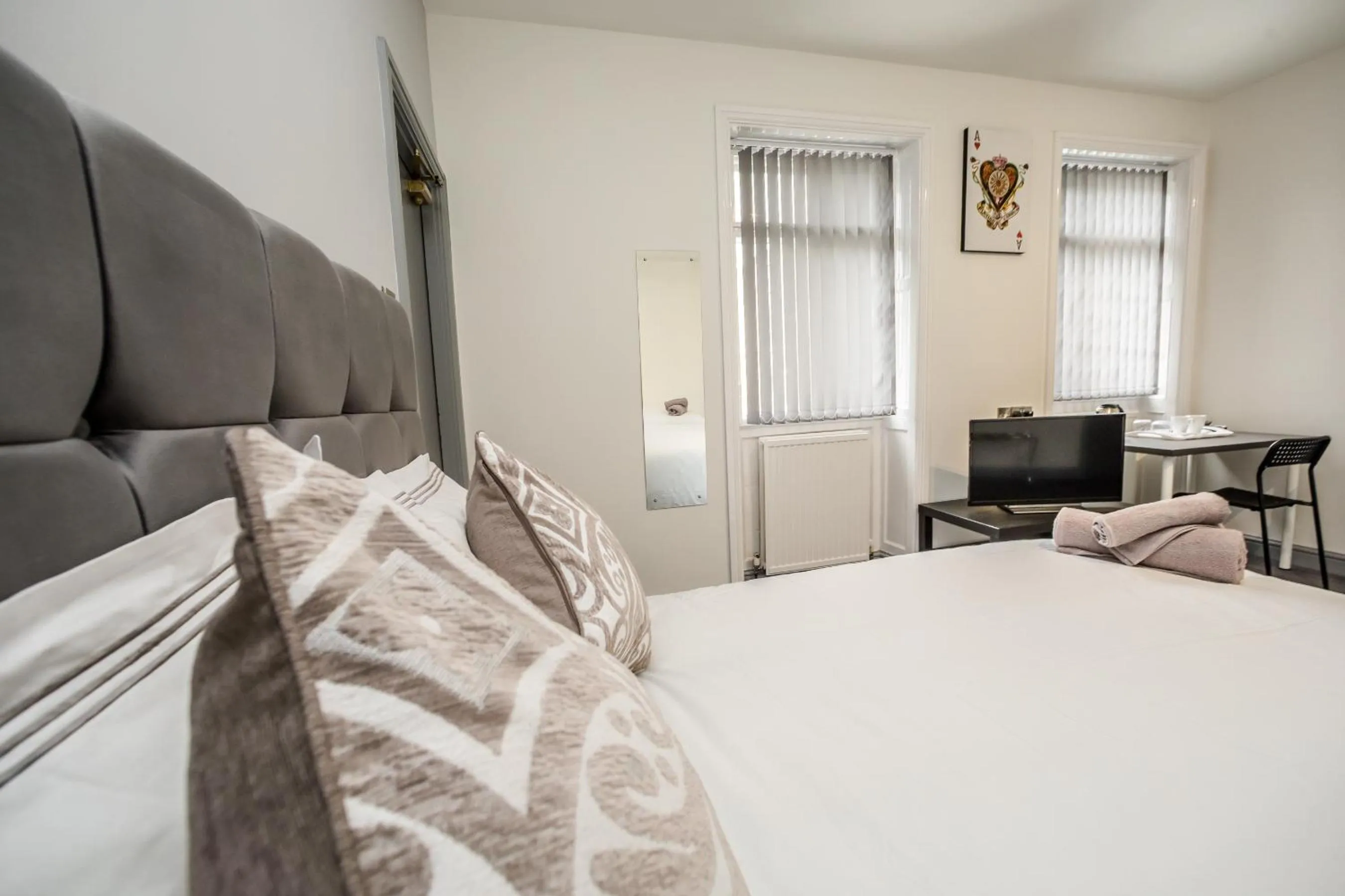 Bed in Huddersfield Central Lodge