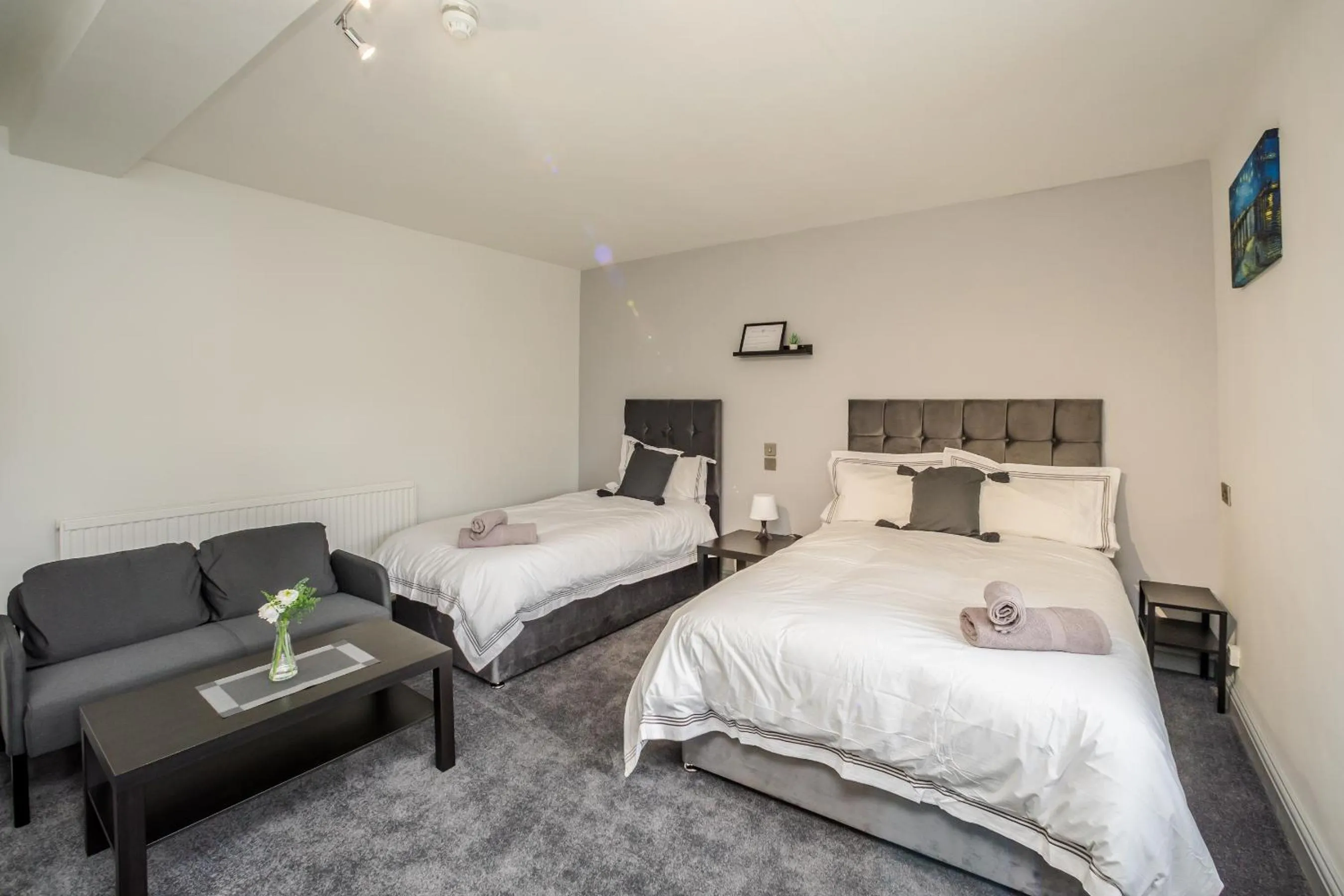 Bed in Huddersfield Central Lodge