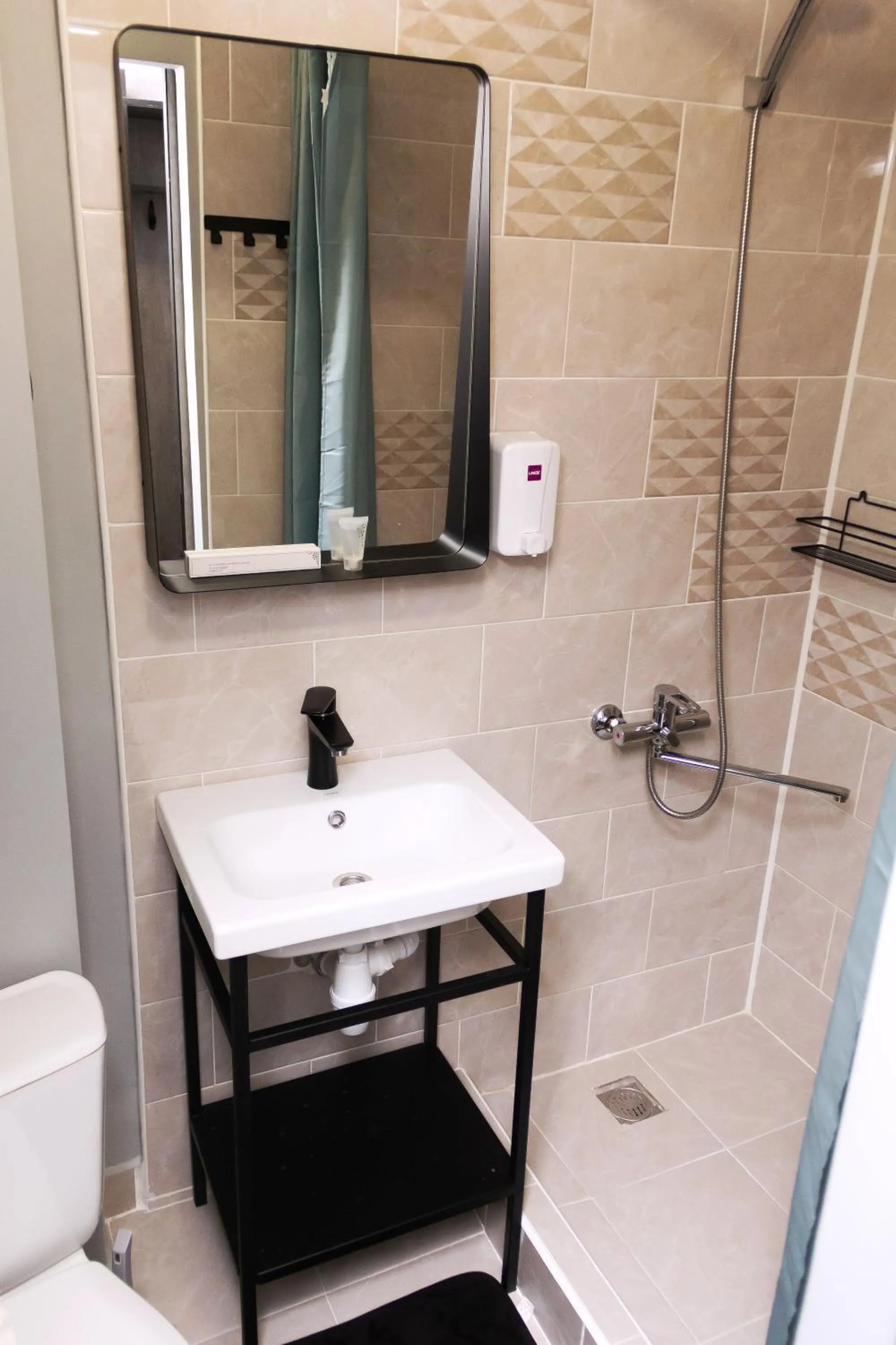 Bathroom in Hotel Tahar