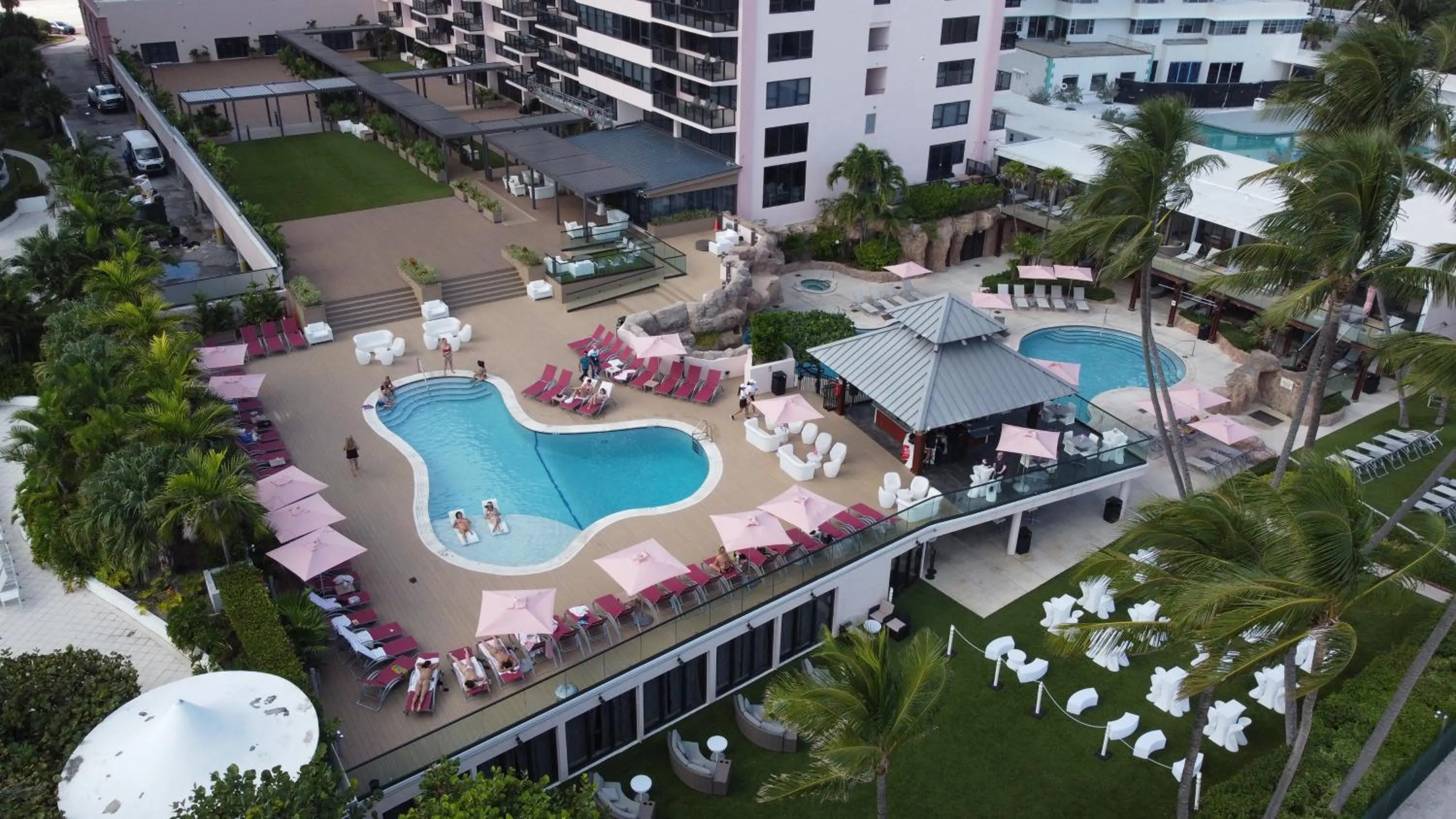 Swimming pool in Deluxe Apartments by South Florida Vacations