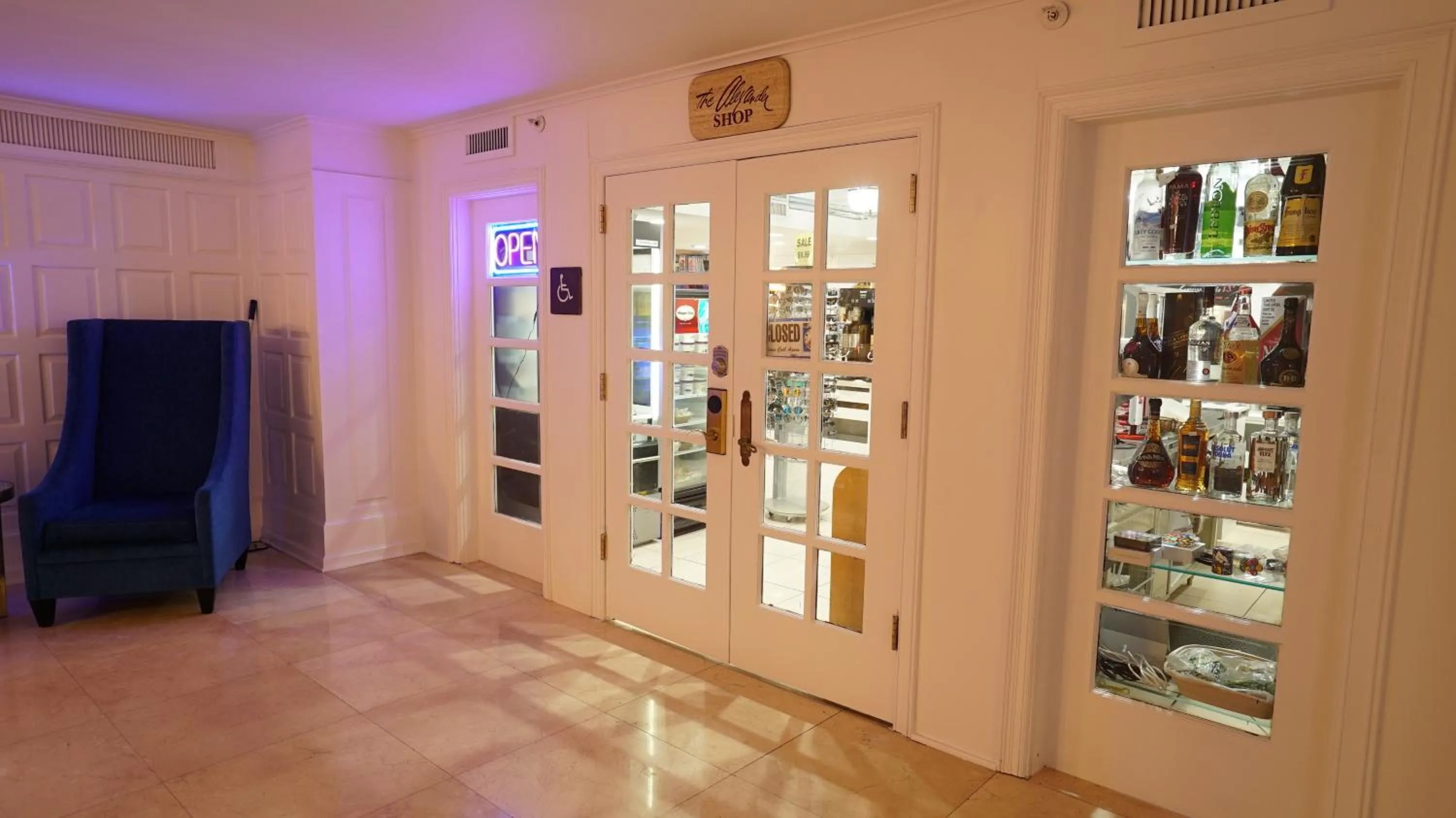 On-site shops in Deluxe Apartments by South Florida Vacations