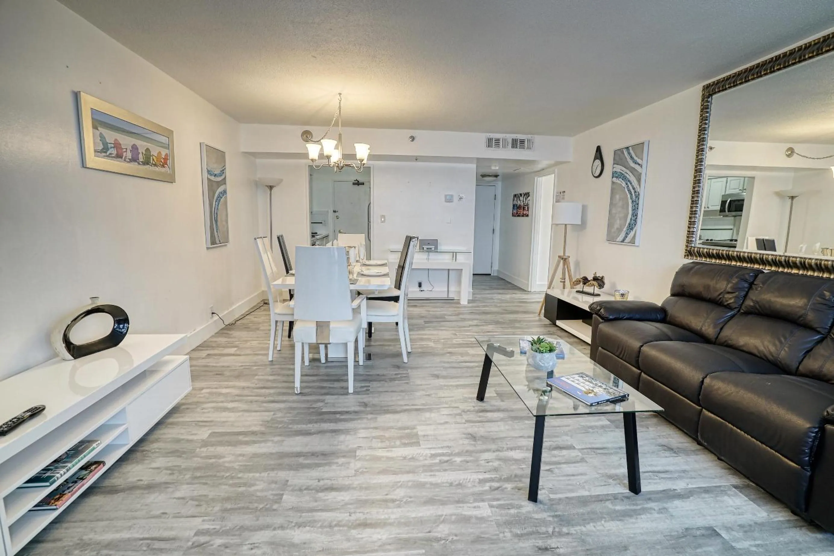 TV and multimedia in Deluxe Apartments by South Florida Vacations