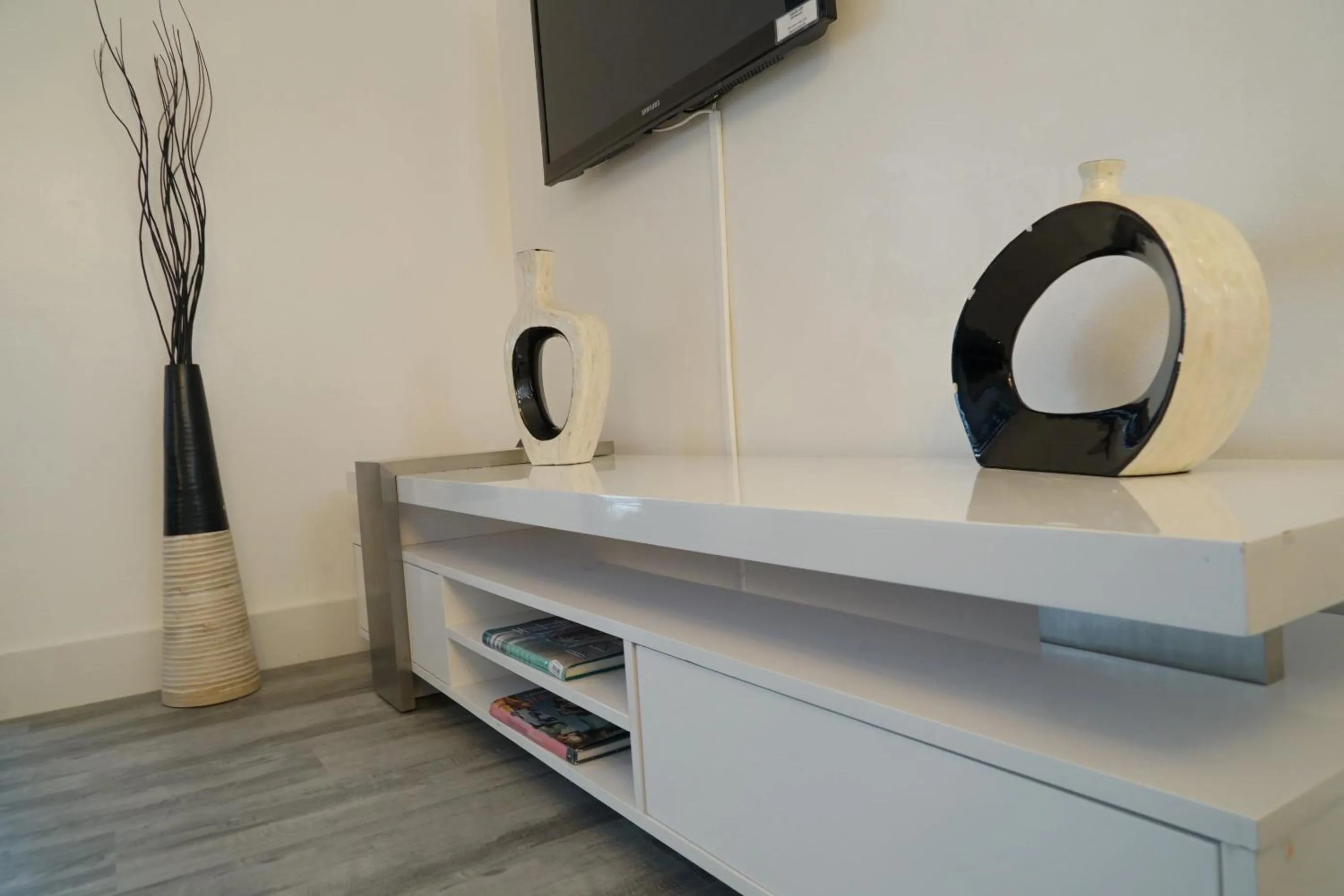 TV and multimedia in Deluxe Apartments by South Florida Vacations