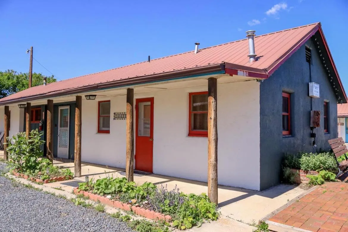 Property building in Hikers Cimarron Inn & RV Park