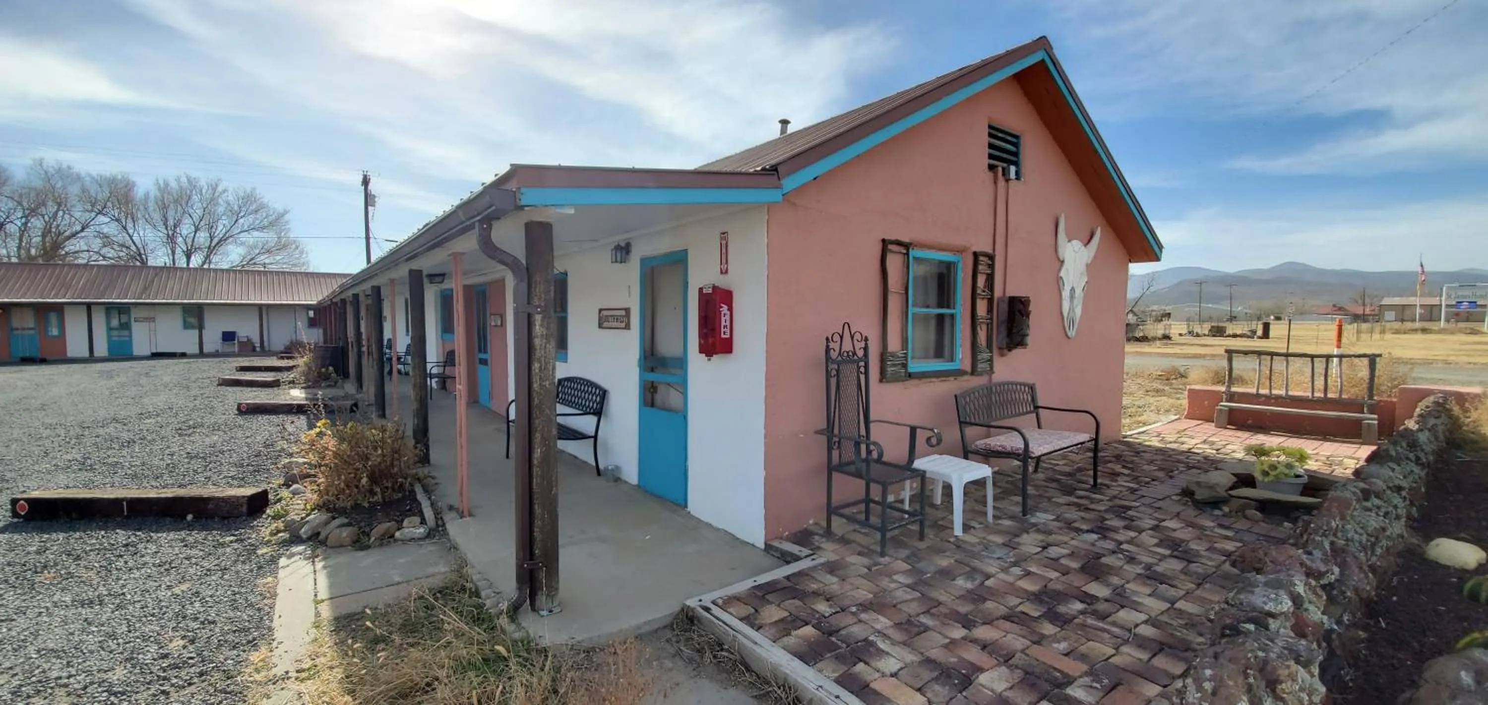 Property building in Hikers Cimarron Inn & RV Park