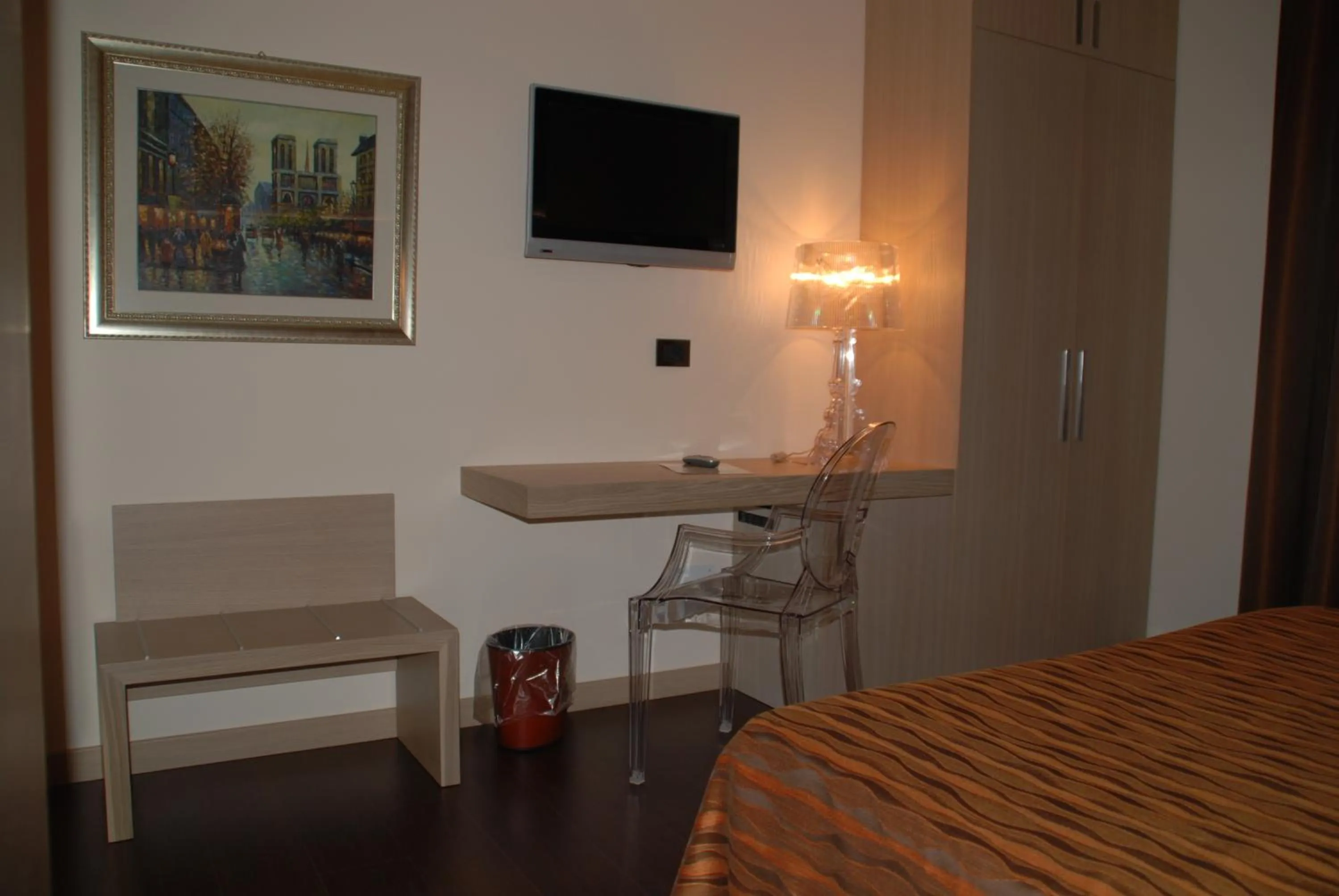 TV and multimedia in Hotel Paris