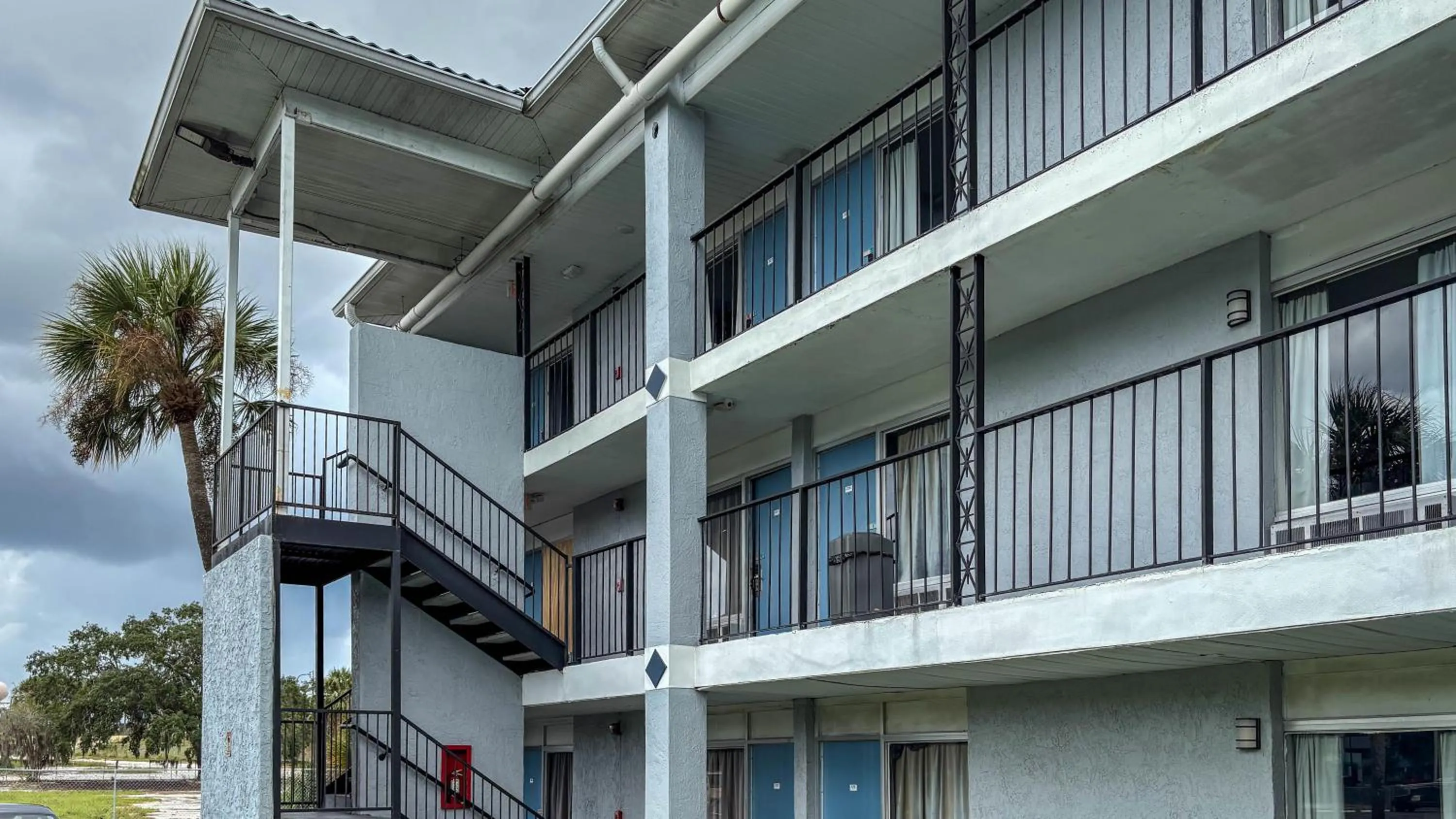 Property building in Motel 6 - Altamonte Springs, FL