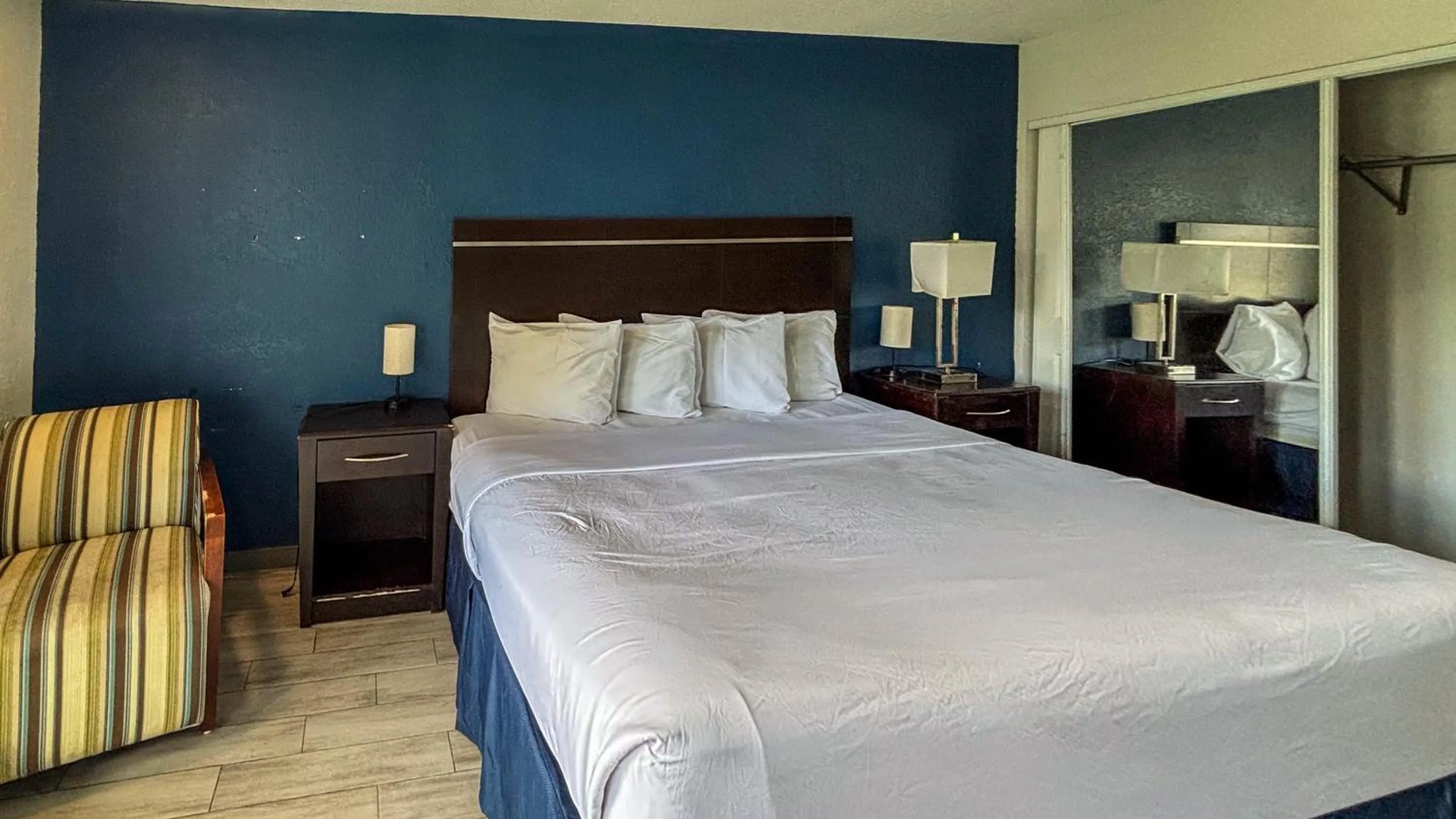 Bedroom, Bed in Motel 6 - Altamonte Springs, FL