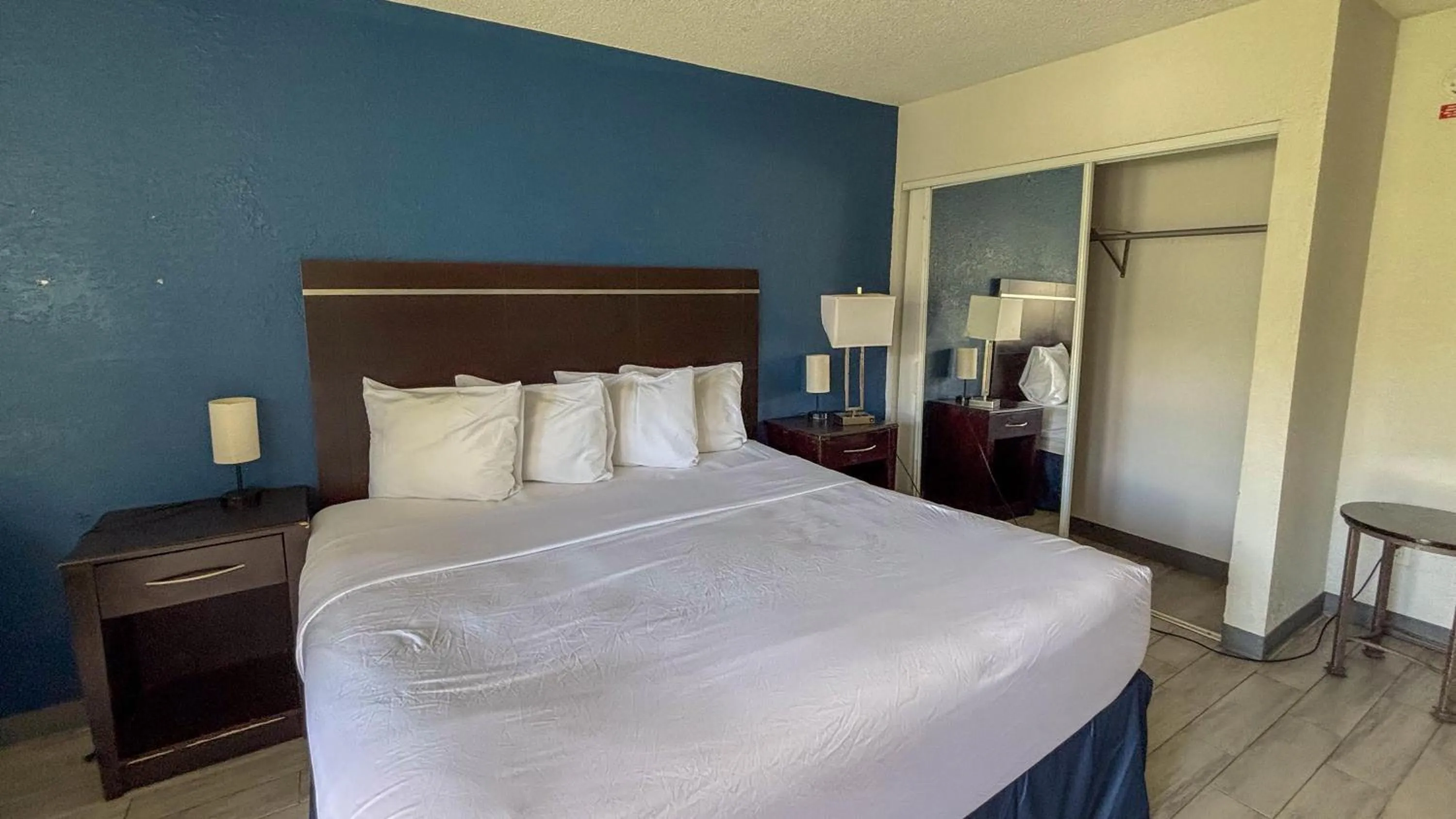 Bedroom, Bed in Motel 6 - Altamonte Springs, FL