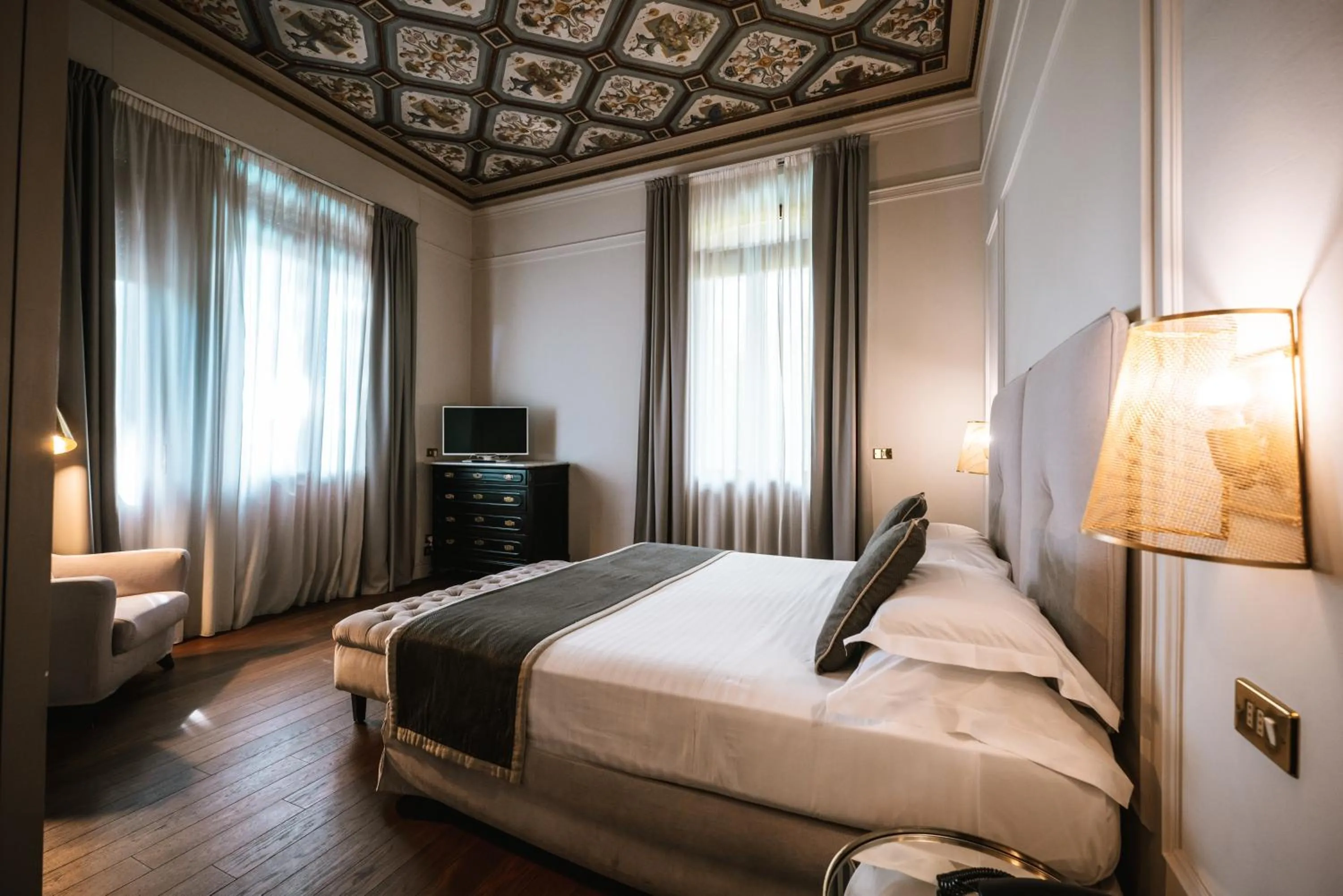 Bed in Hotel De La Ville