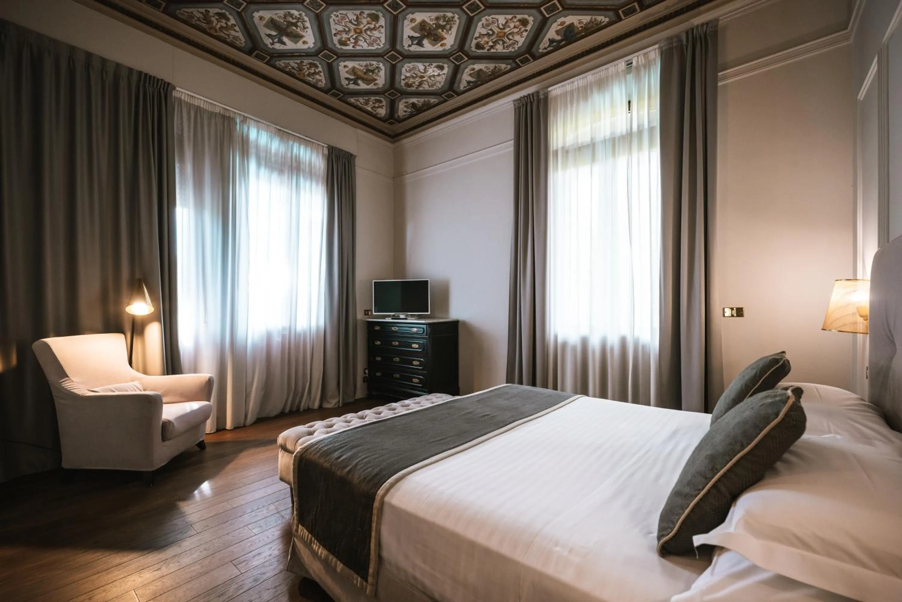 Bed in Hotel De La Ville