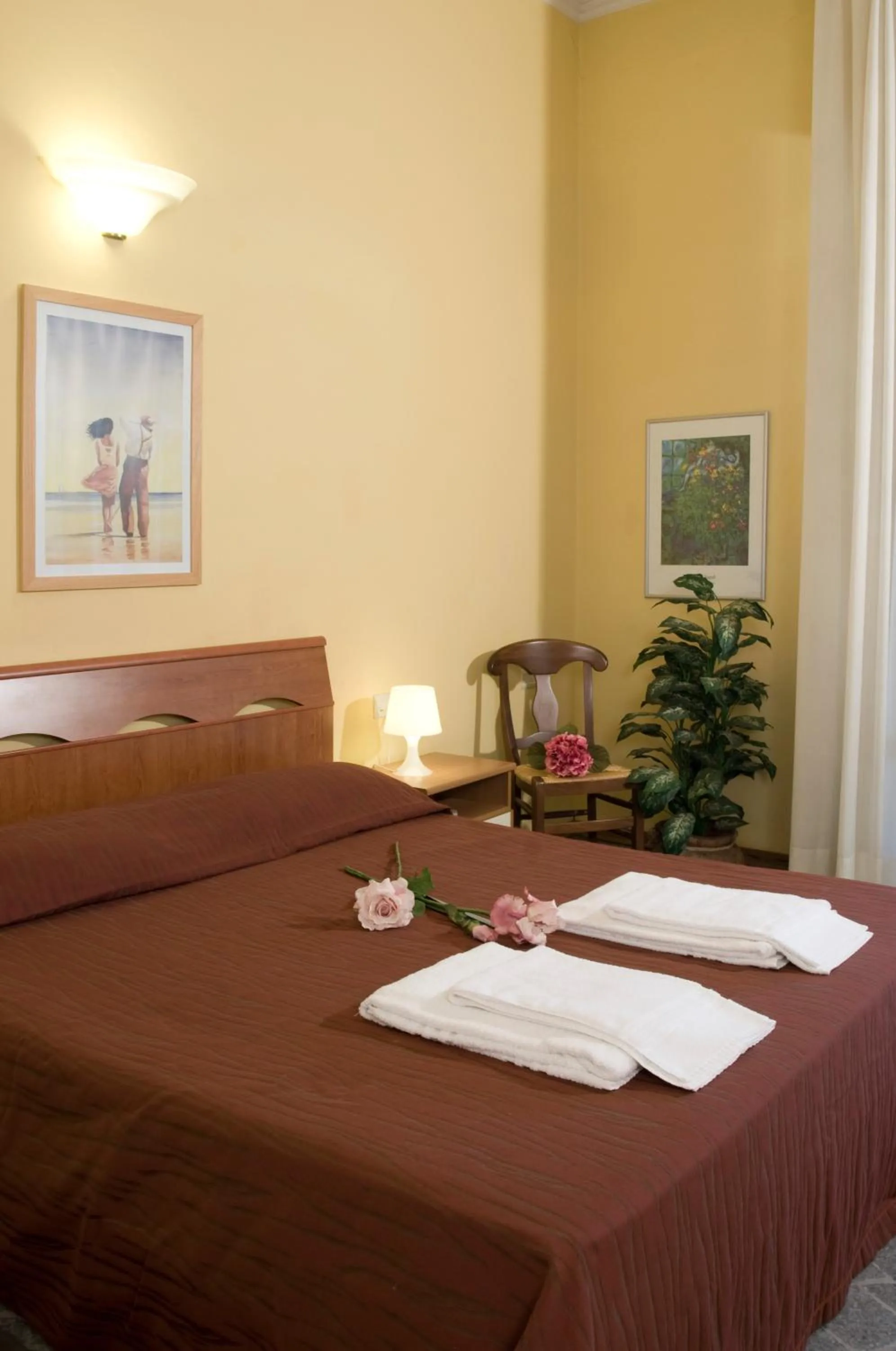 Bed in Argentiere Room Apartments