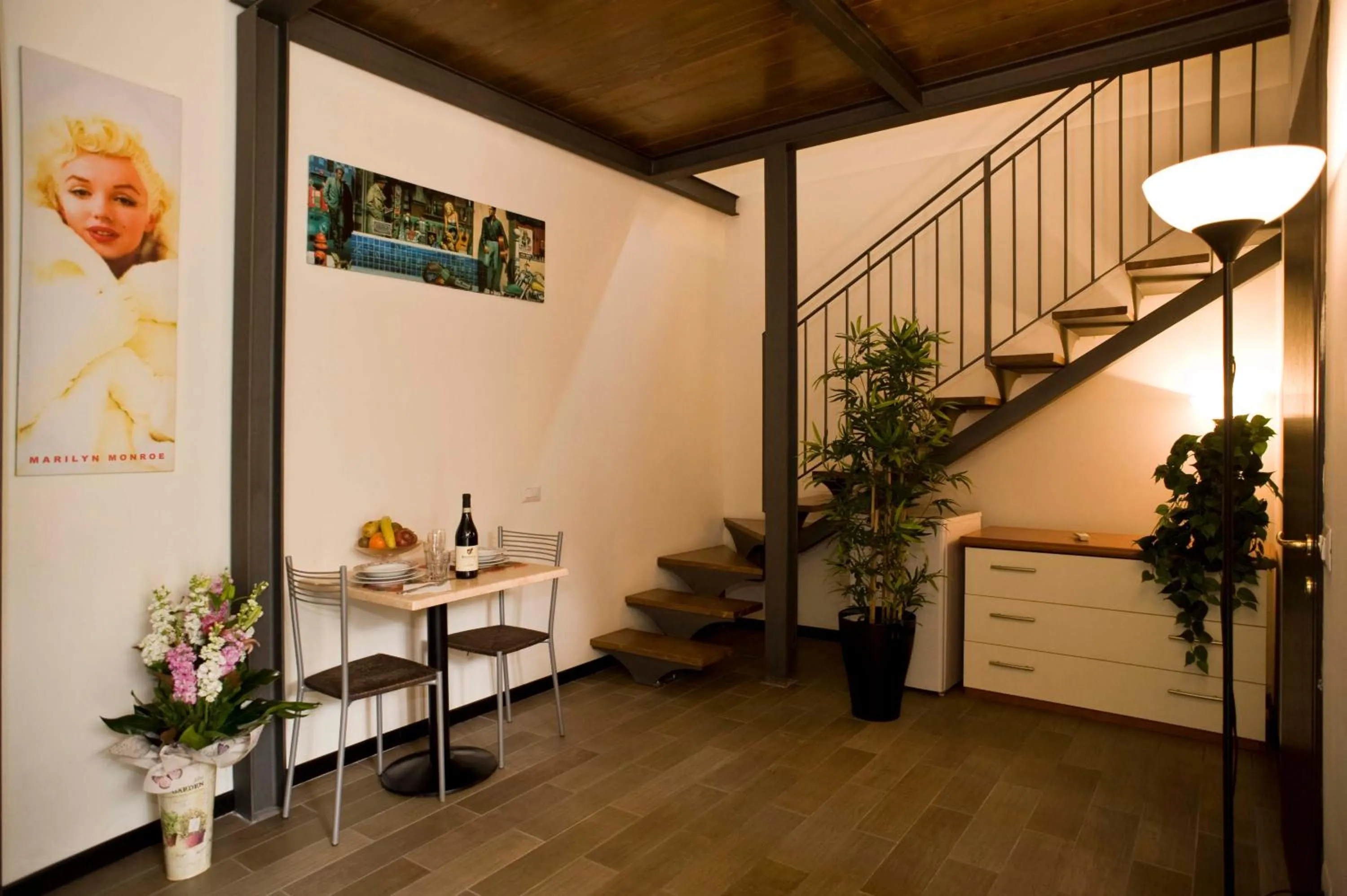 Dining area in Argentiere Room Apartments