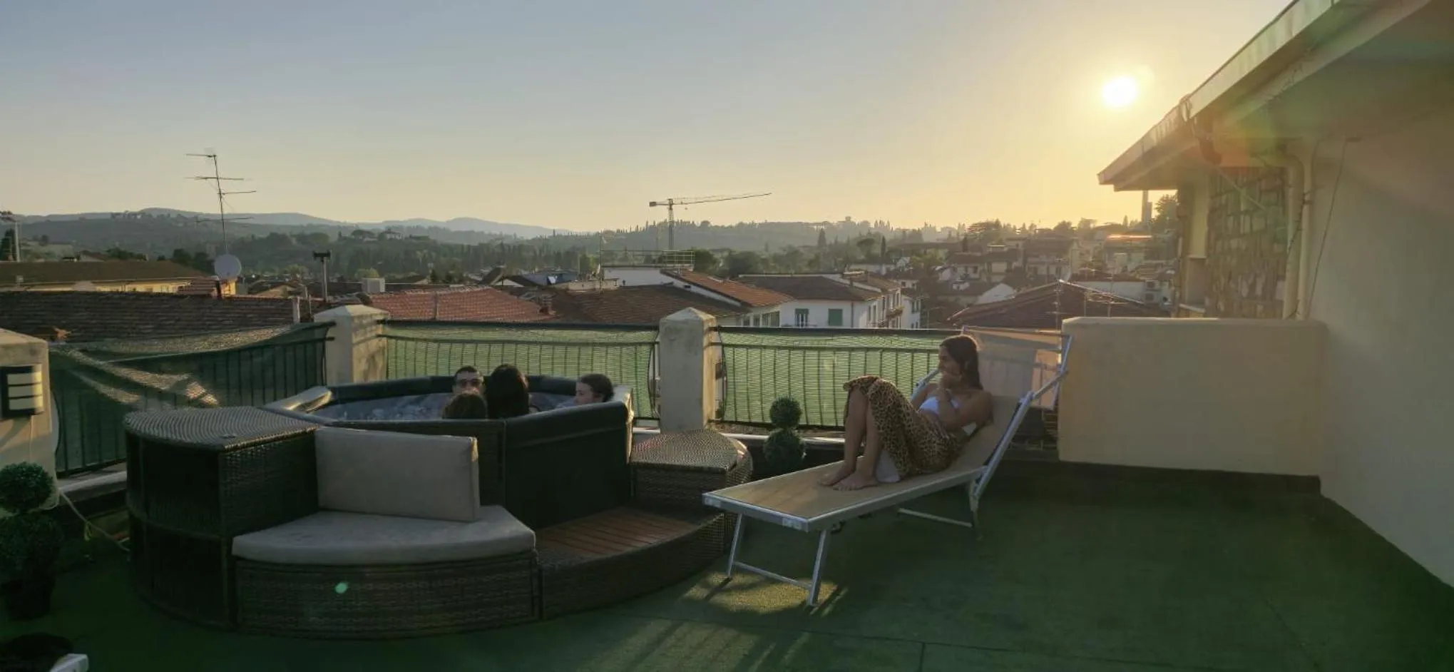 Hot Tub in Argentiere Room Apartments