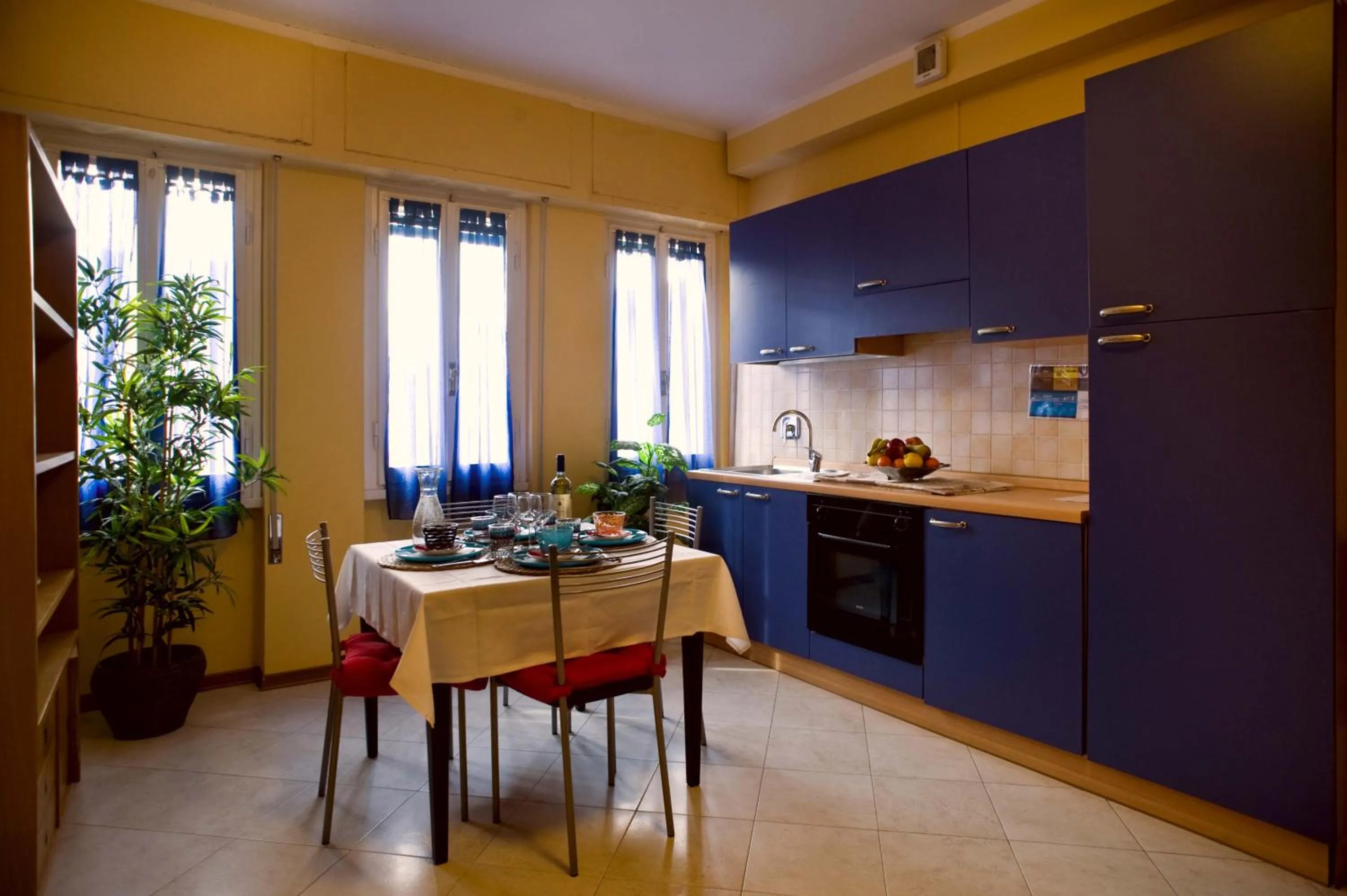 Dining area in Argentiere Room Apartments