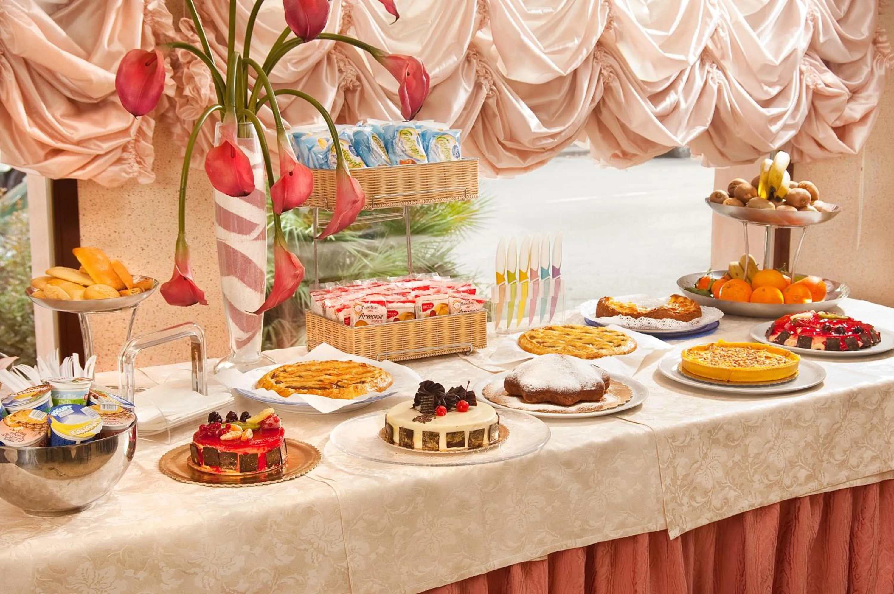 Buffet breakfast in Hotel Villa Luigia