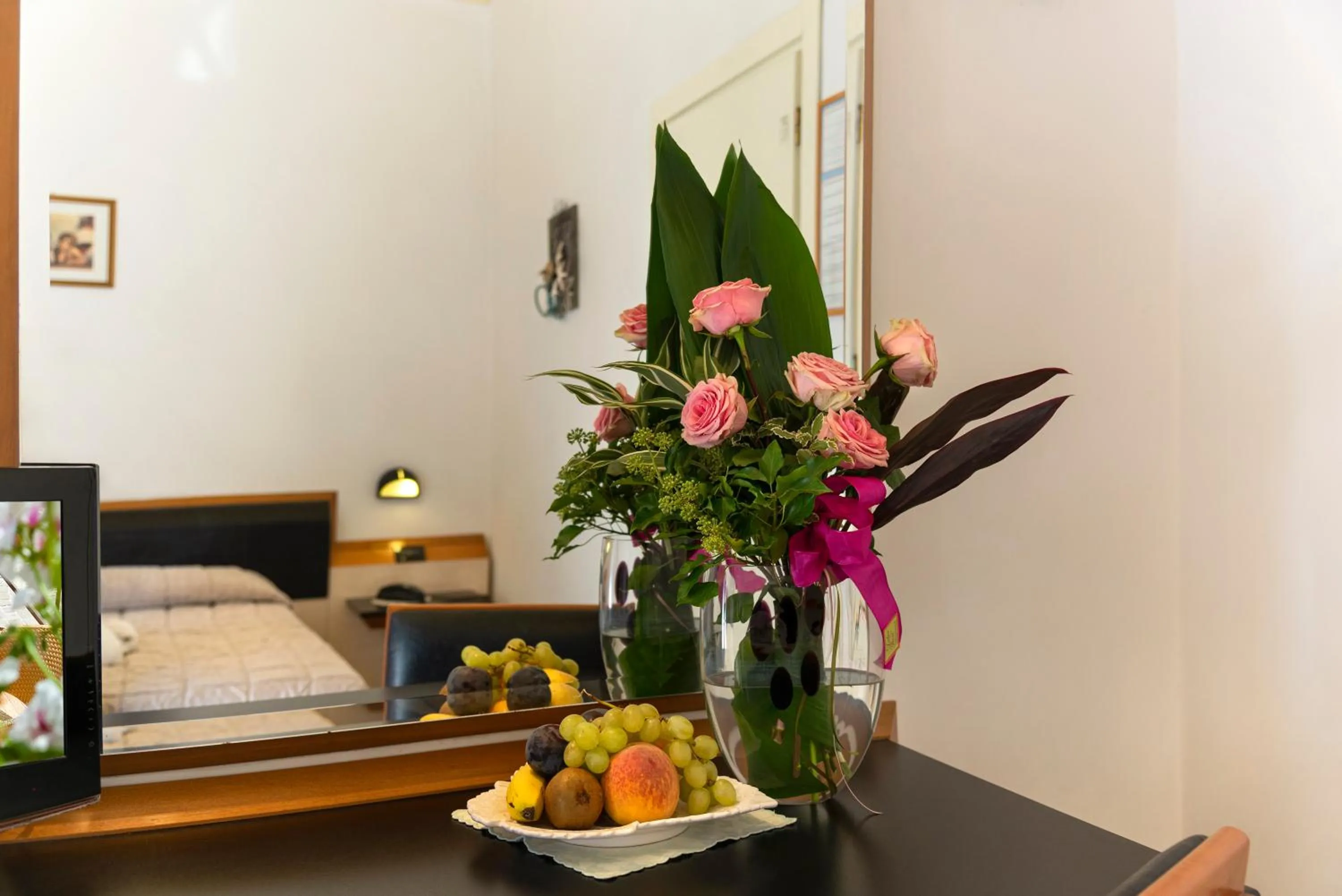 Food and drinks, Bed in Hotel Villa Luigia