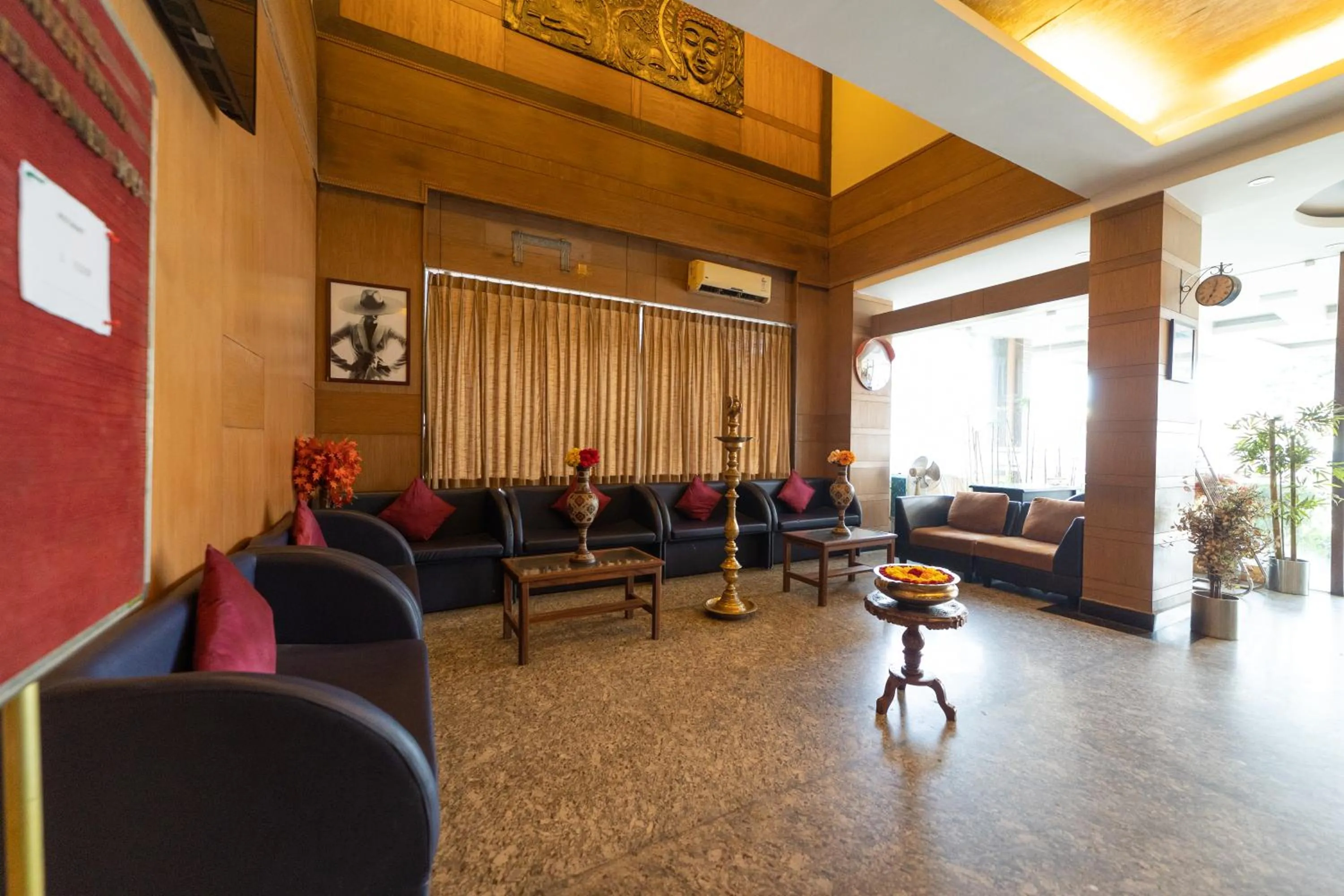 Seating area in Hotel Tamizh Park