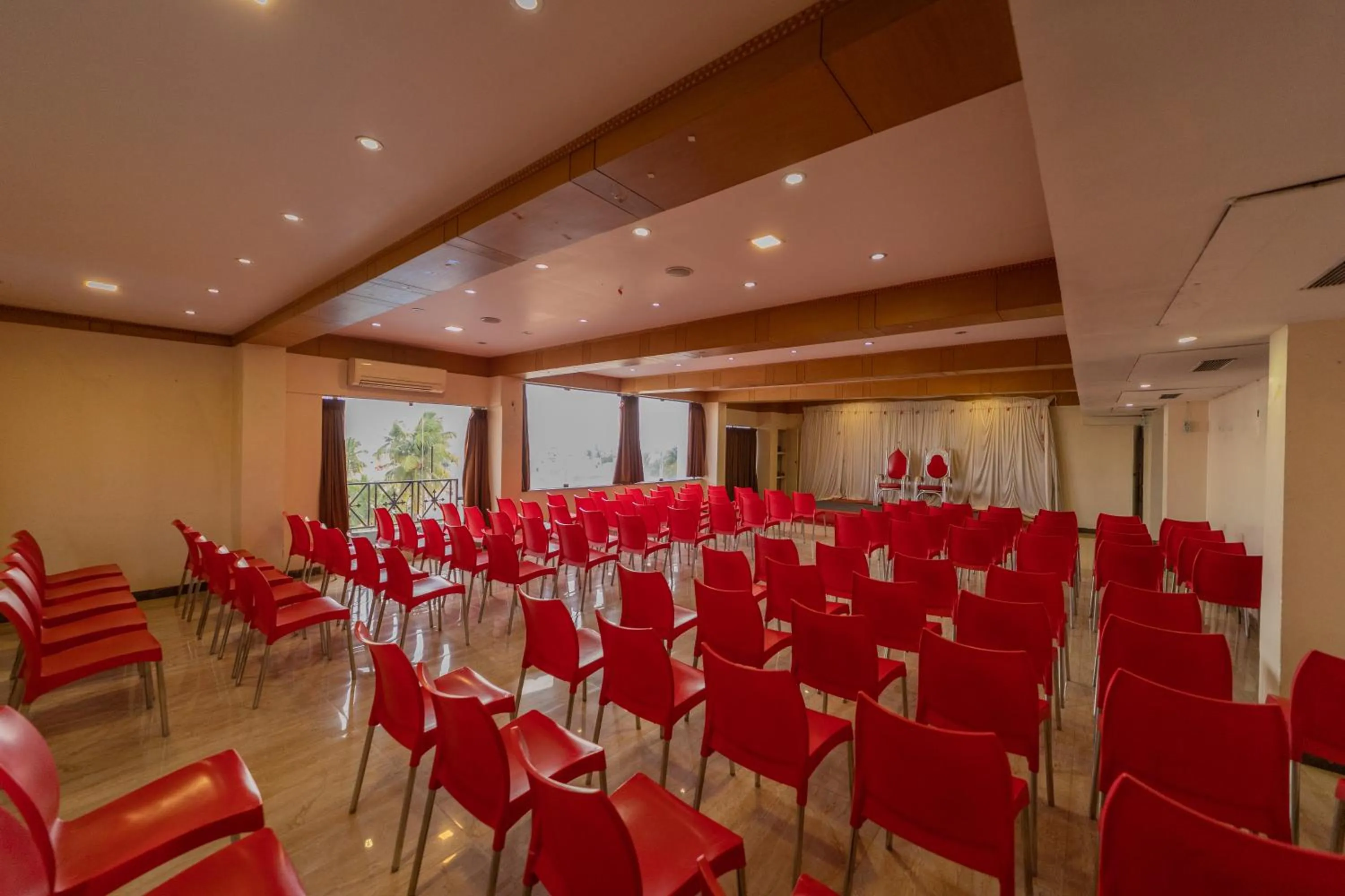 Banquet/Function facilities in Hotel Tamizh Park