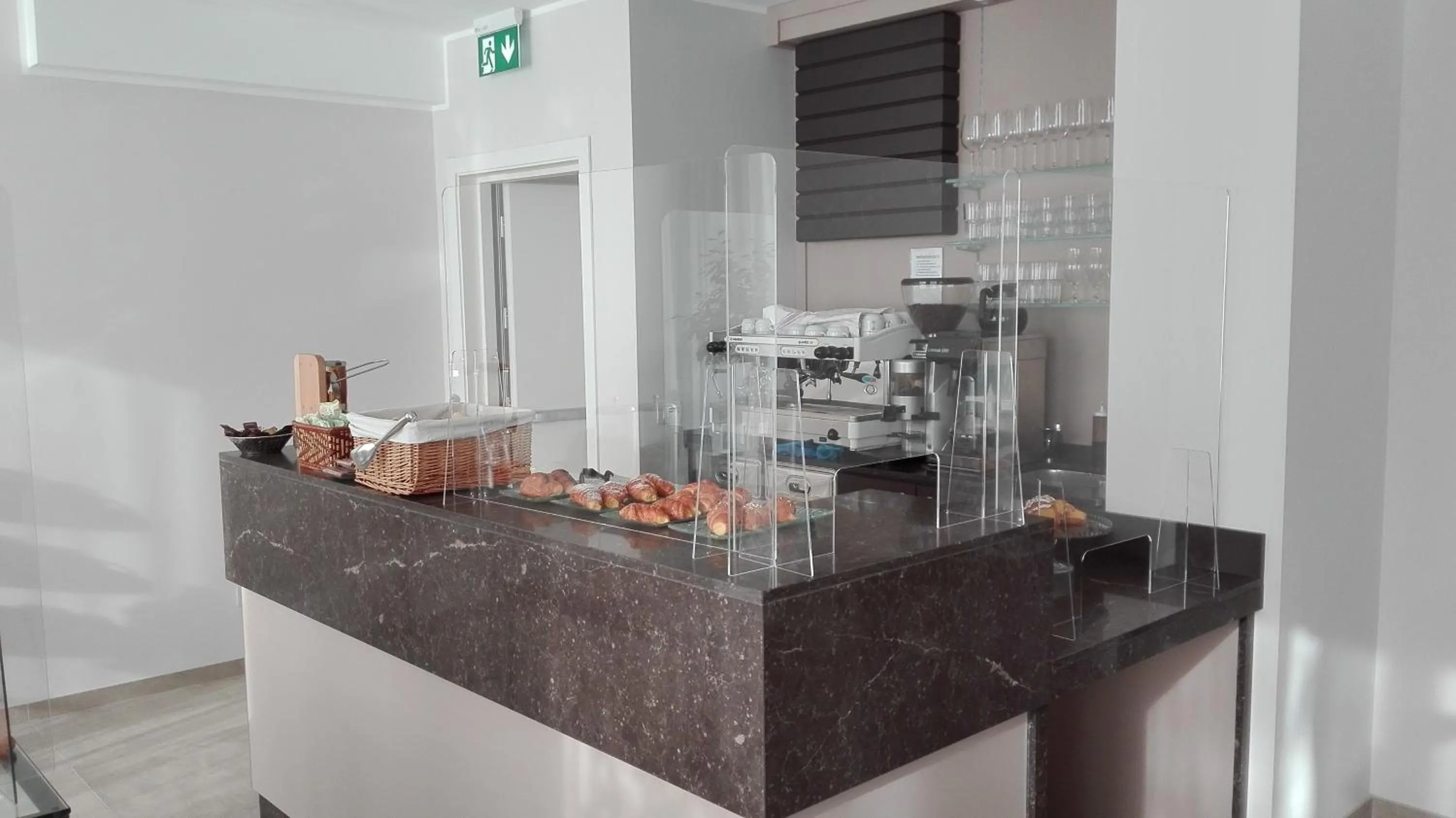Coffee/tea facilities in Novo Hotel Rossi