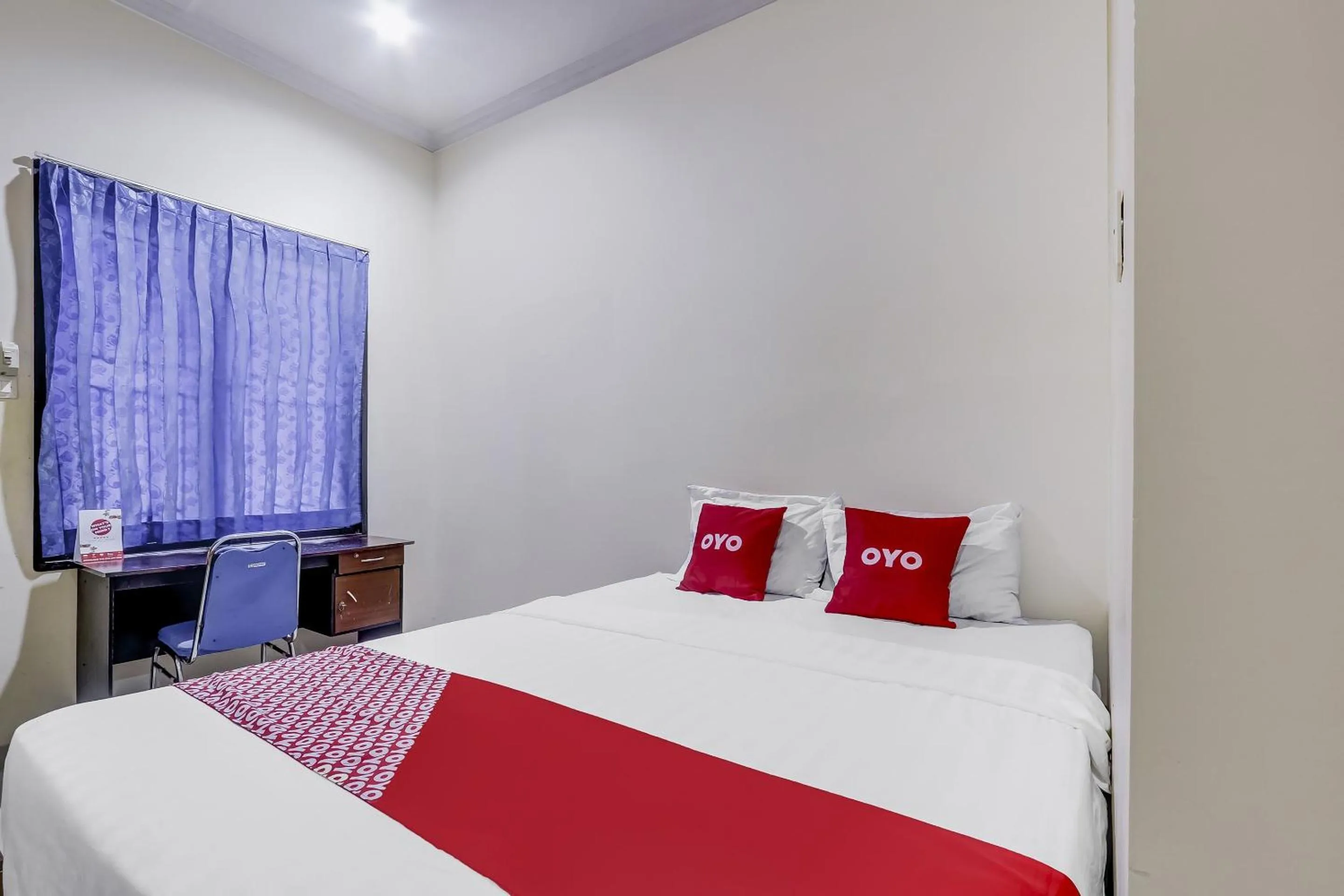 Bedroom in OYO 90927 Homestay Tentrem 2