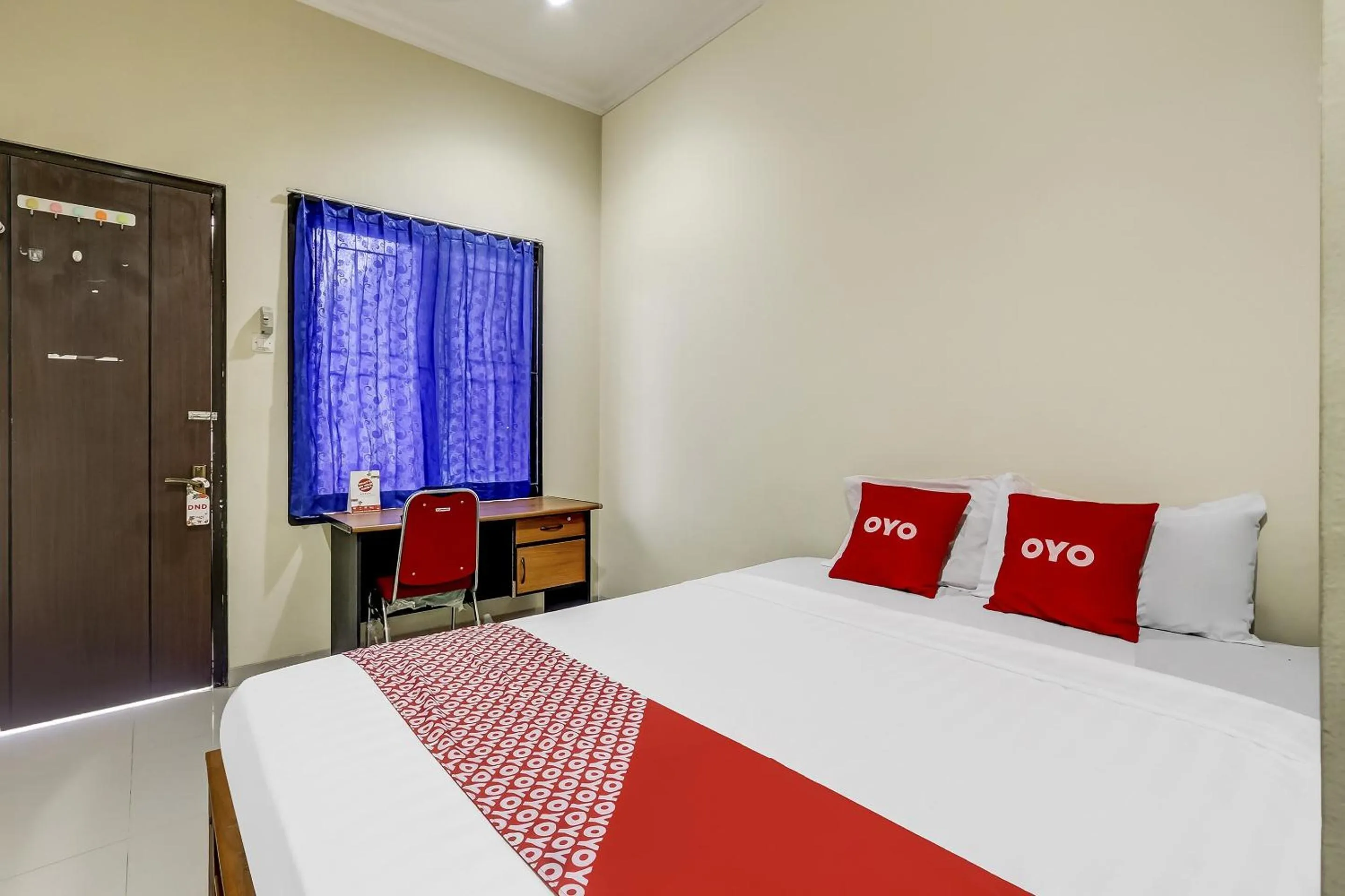 Bedroom in OYO 90927 Homestay Tentrem 2