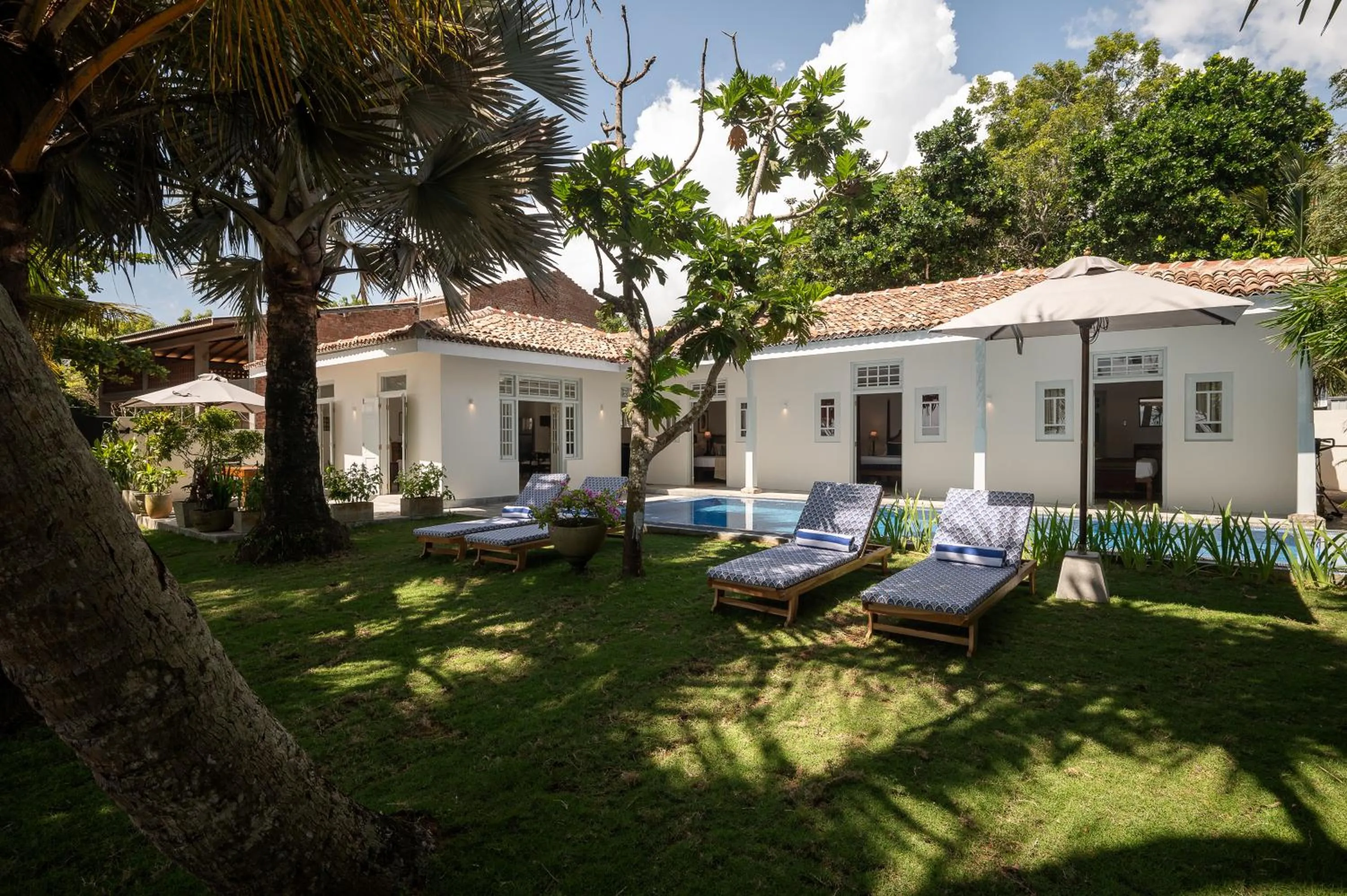 Swimming pool in Halcyon Mawella
