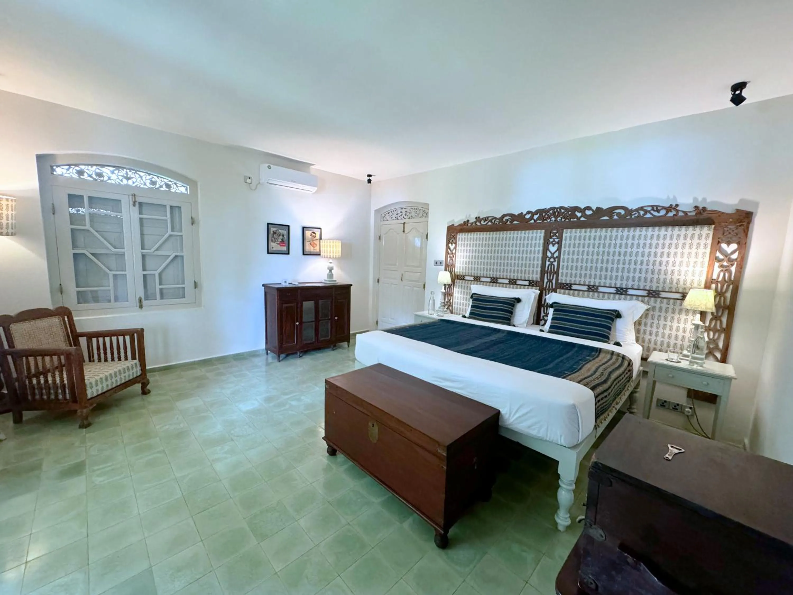 Bedroom, Bed in Halcyon Mawella