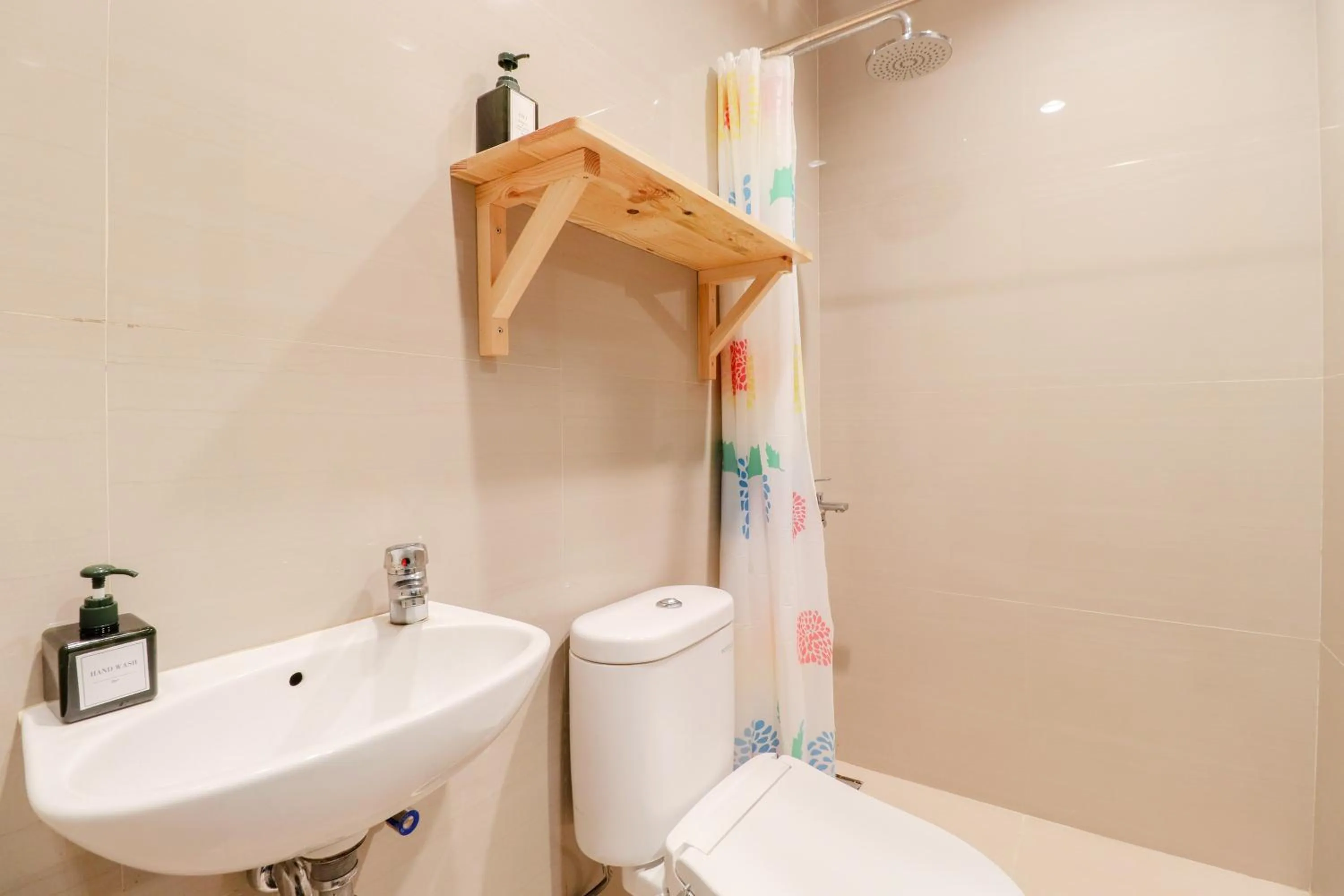 Bathroom in Roemah Kenari