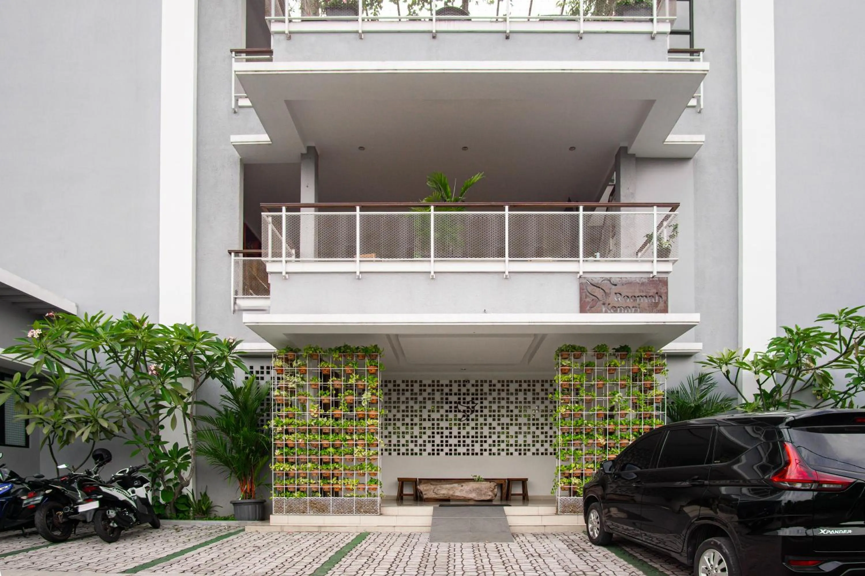 Property building in Roemah Kenari