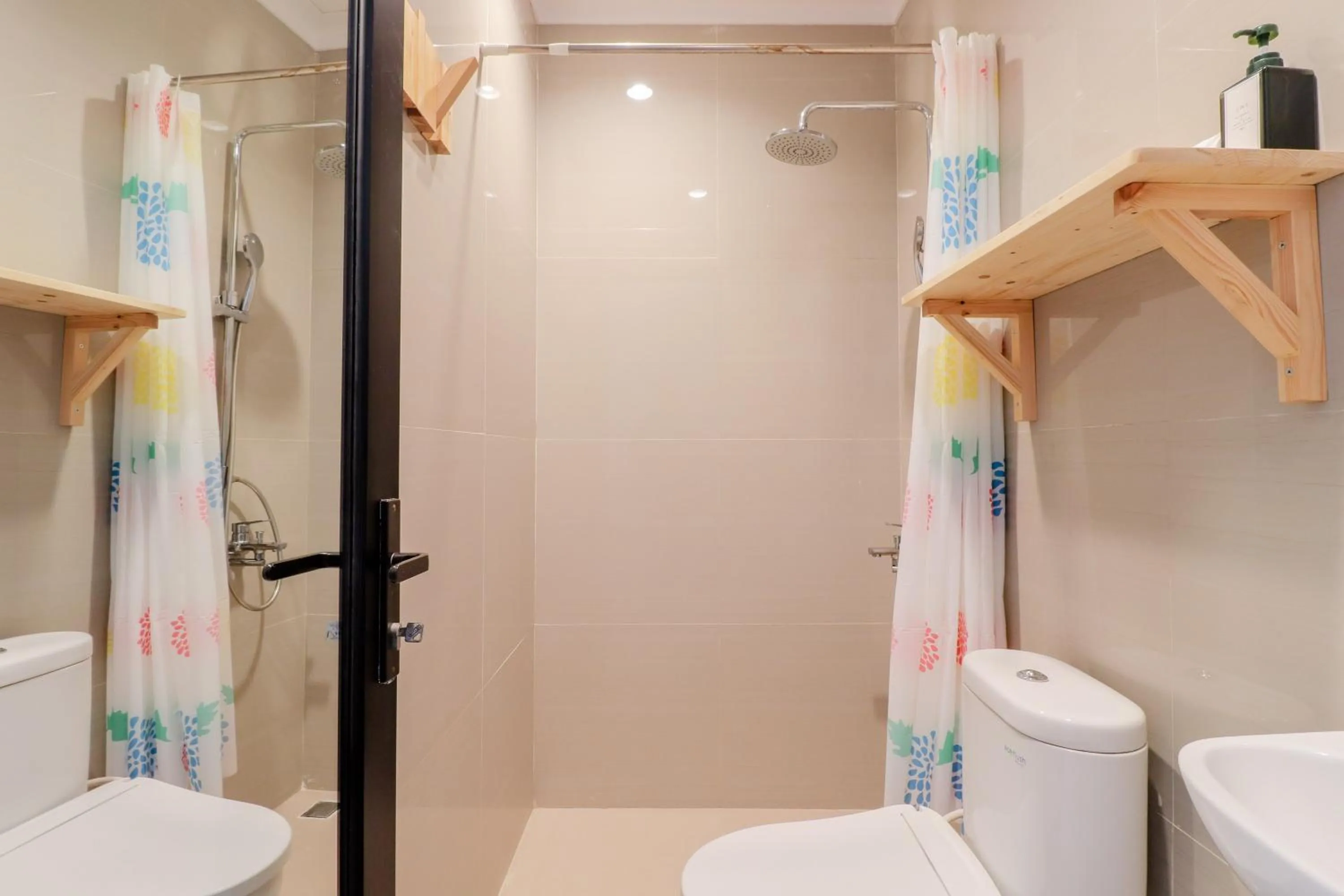 Bathroom in Roemah Kenari