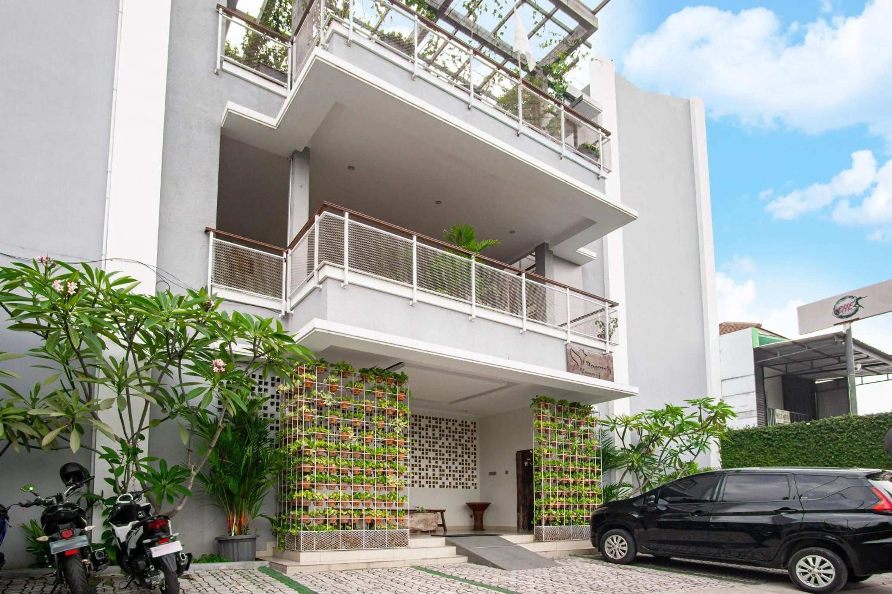 Property building in Roemah Kenari