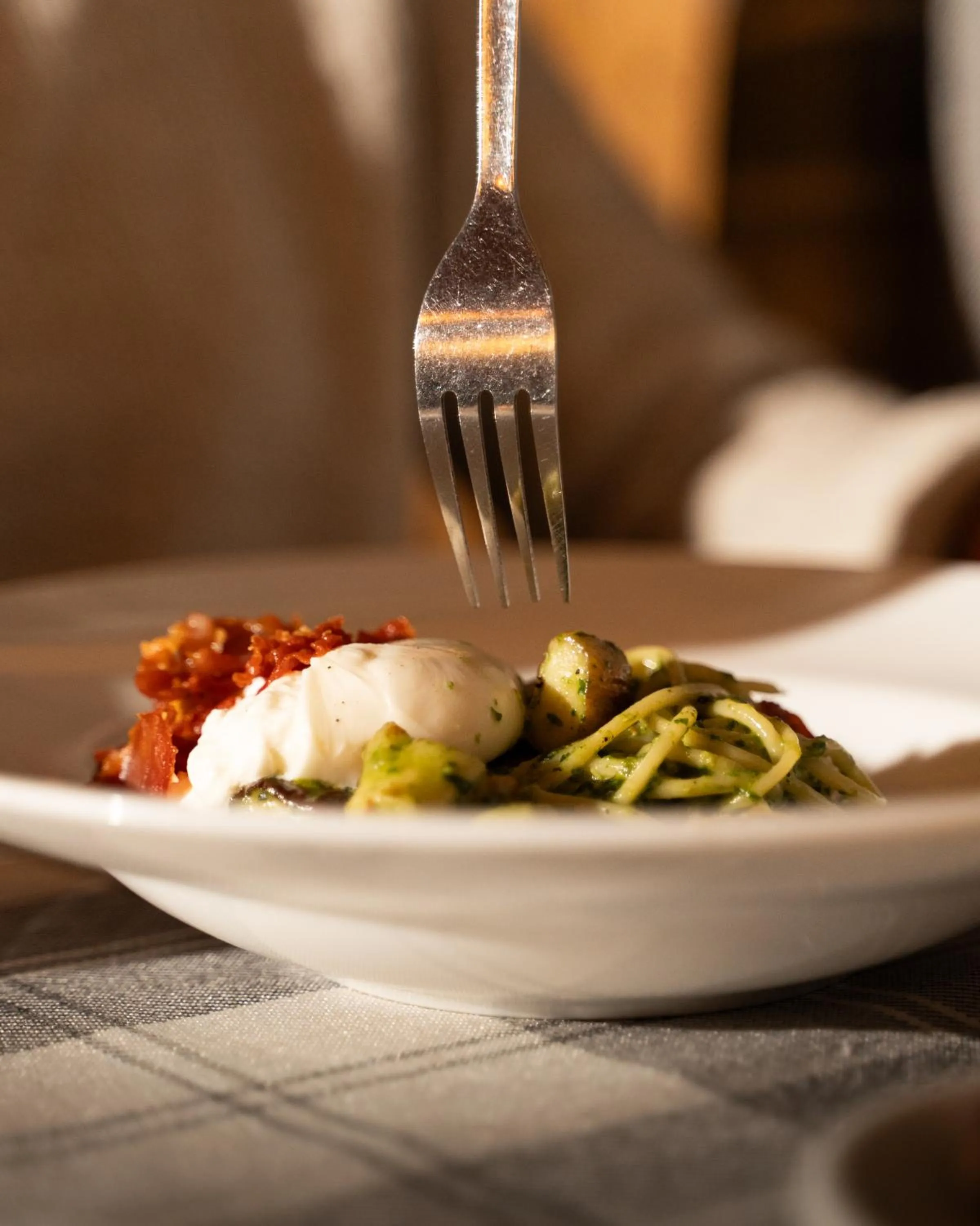 Restaurant/places to eat in Villa T Apartments & SPA