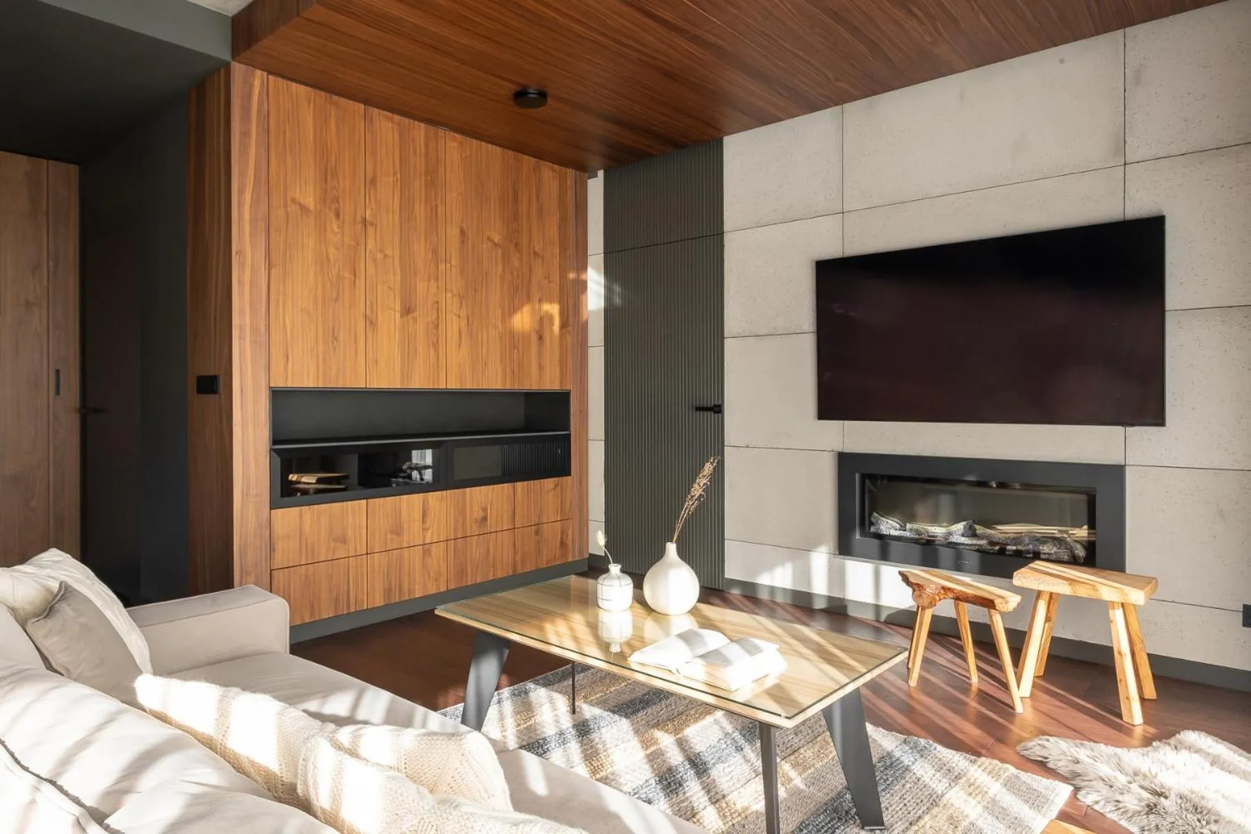 TV and multimedia in Villa T Apartments & SPA