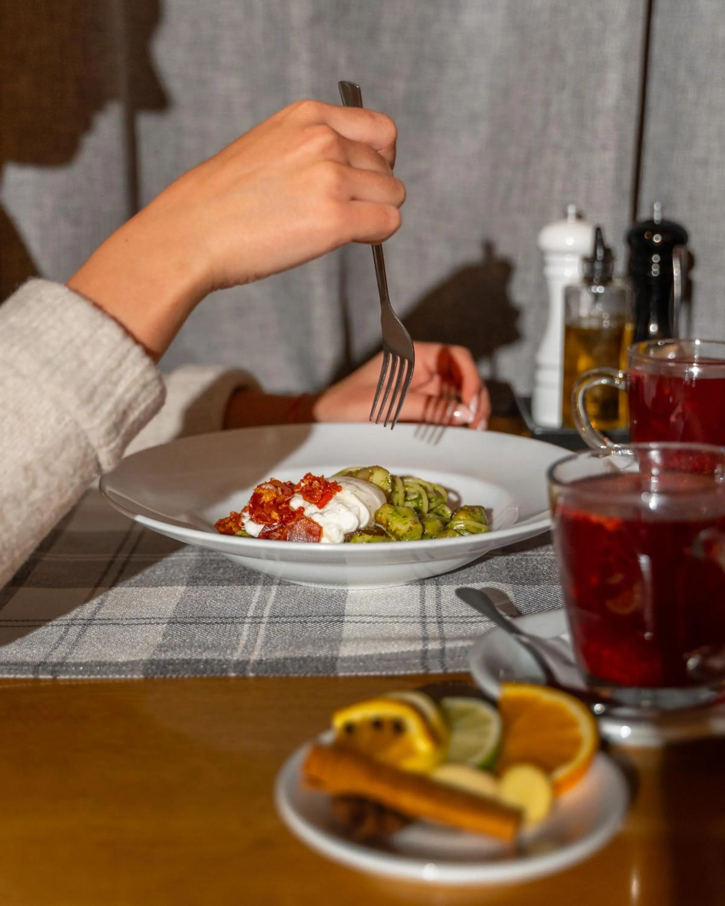 Restaurant/places to eat in Villa T Apartments & SPA