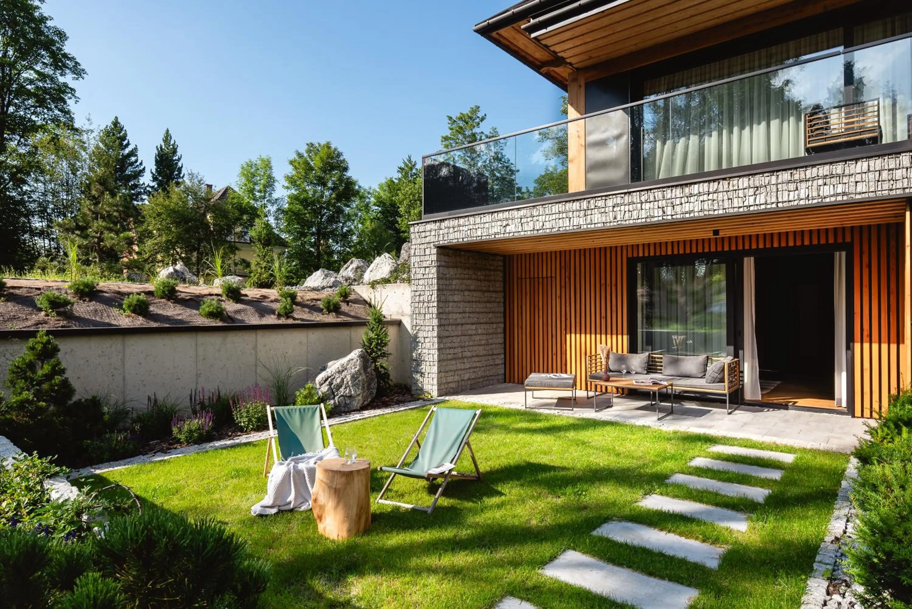 Garden in Villa T Apartments & SPA