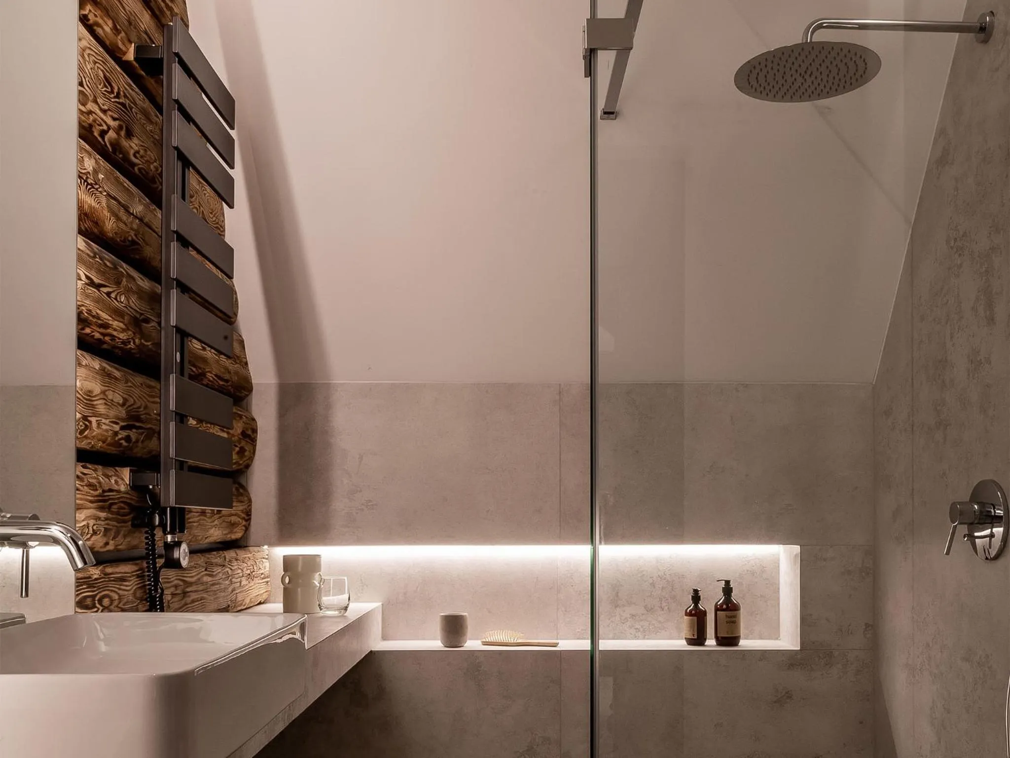 Shower in Villa T Apartments & SPA