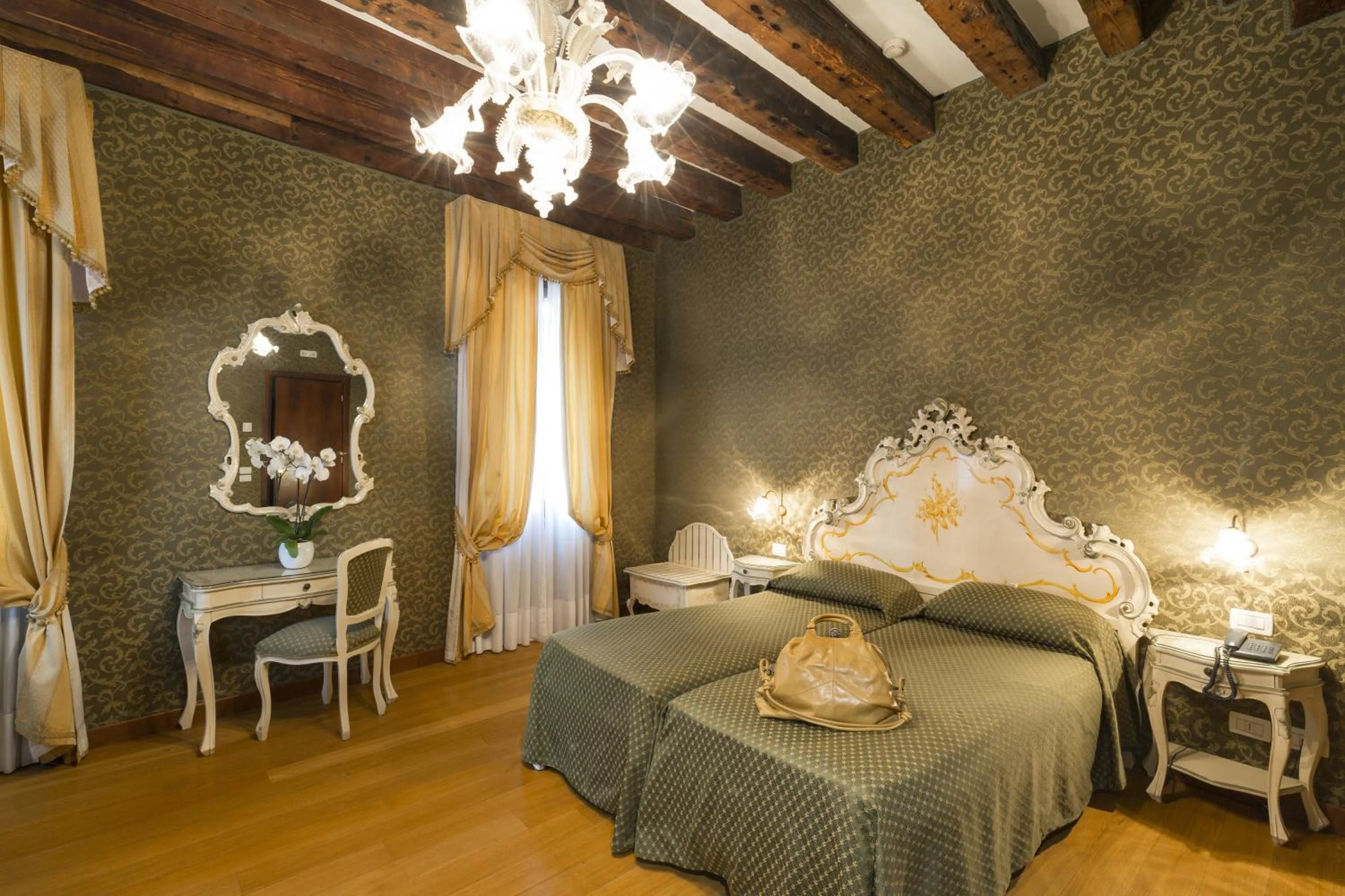 Bed in Palazzo Guardi