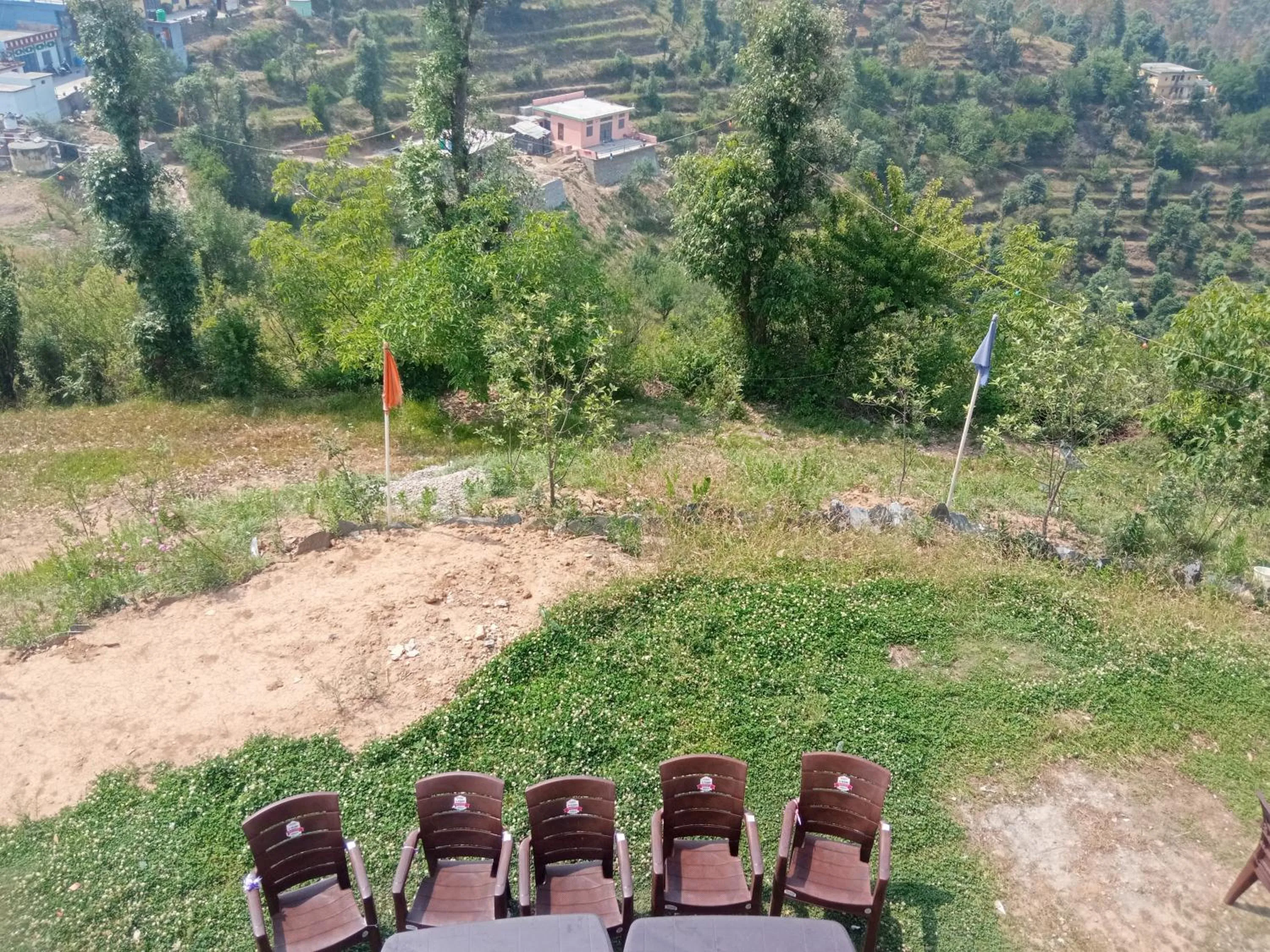 Hiking in IN APPLE ESTATE KANATAL - Himalayan View Resort with Courteous Staff