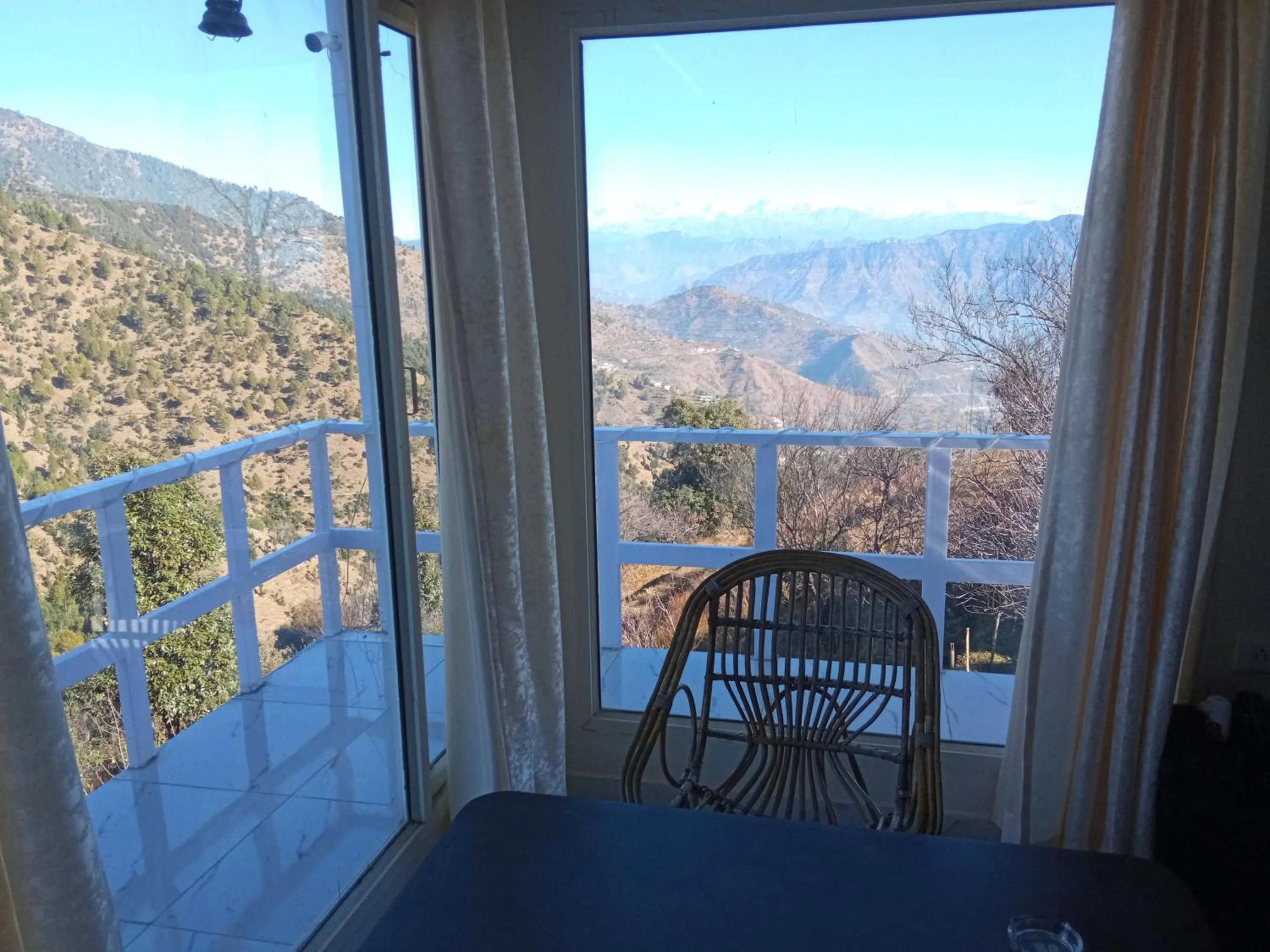 Balcony/Terrace in IN APPLE ESTATE KANATAL - Himalayan View Resort with Courteous Staff
