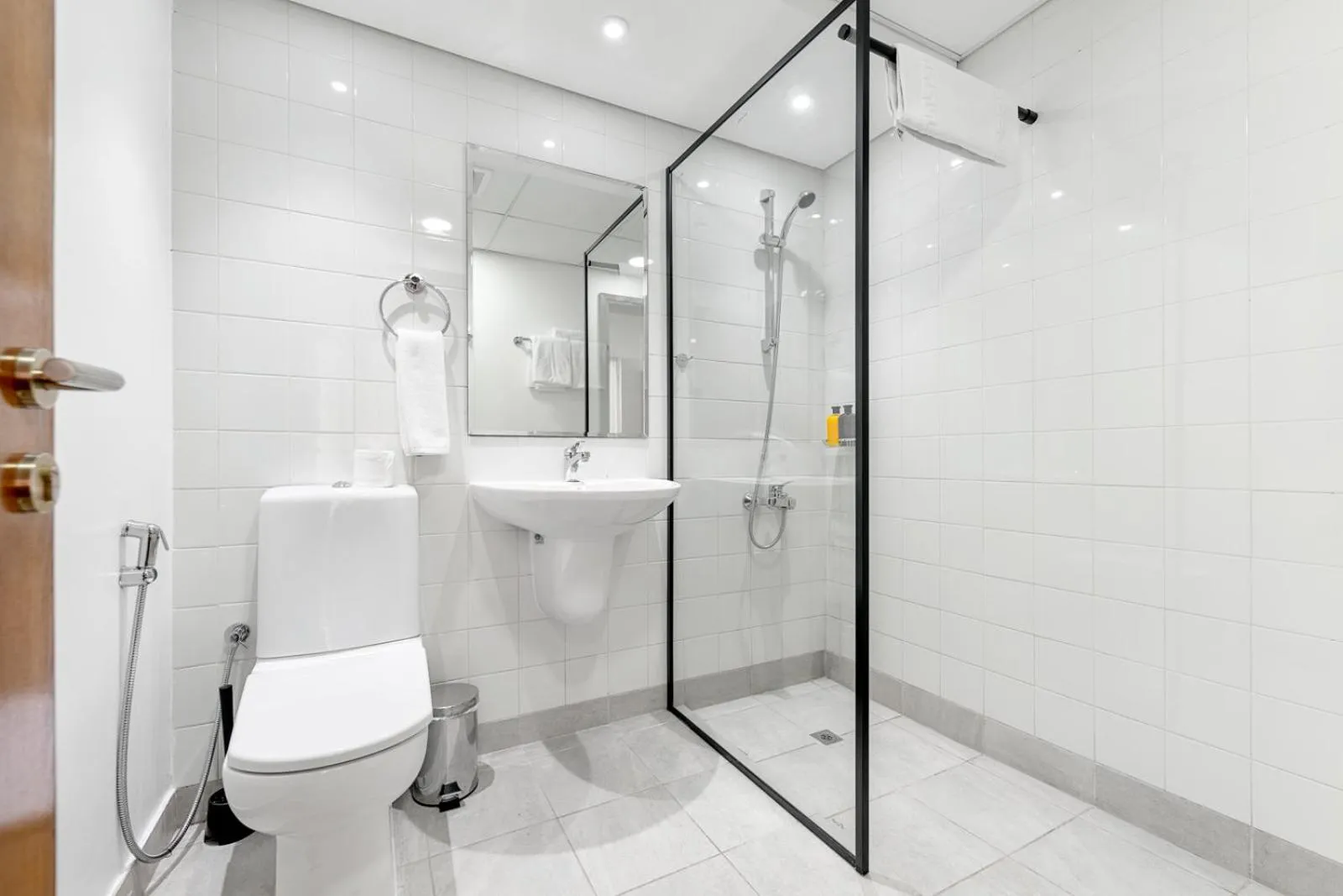 Shower in Emirates Sports Hotel, Dubai Sports City