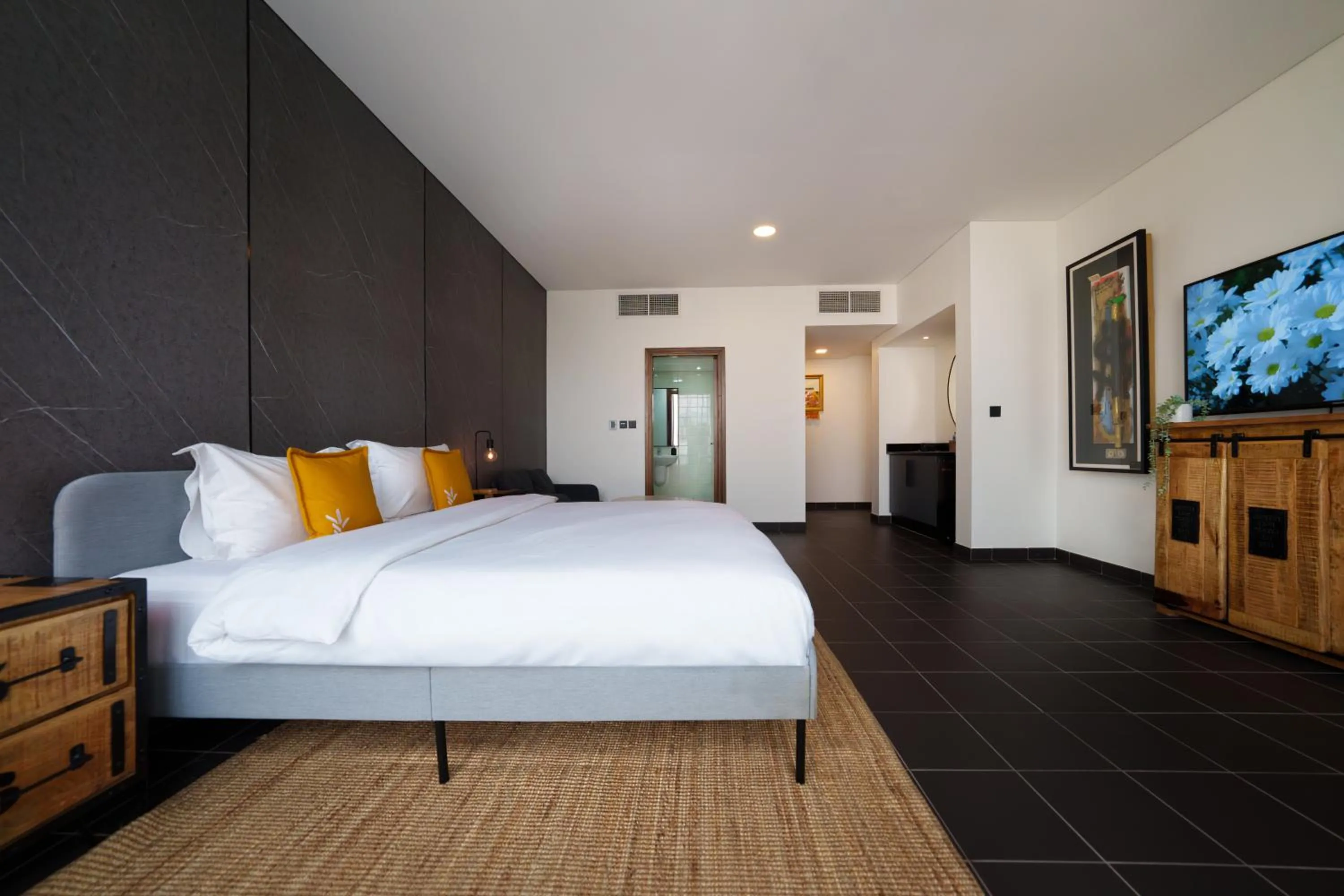 TV and multimedia, Bed in Emirates Sports Hotel, Dubai Sports City