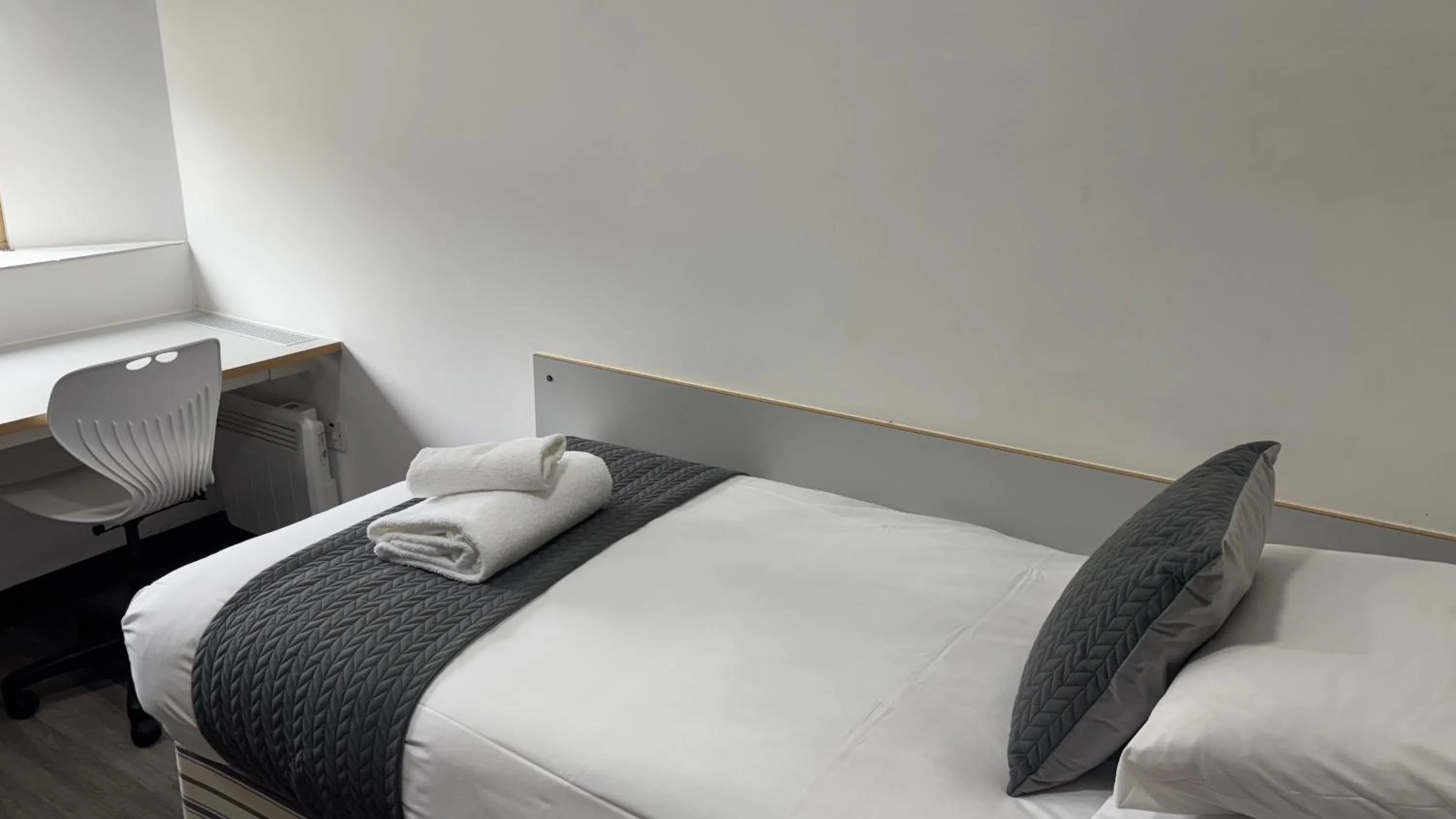 Bed in Broadview Hotel