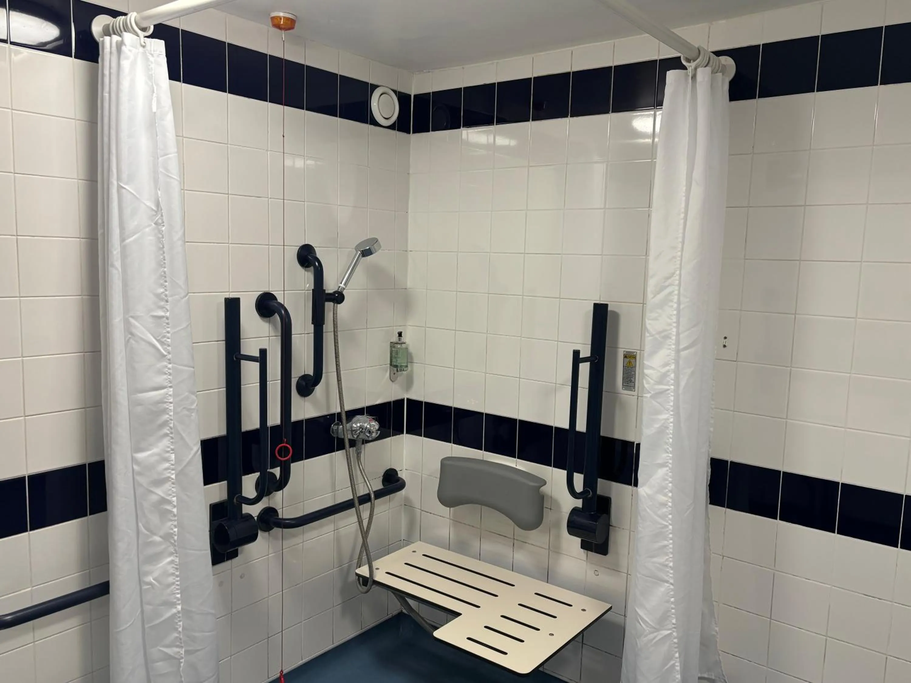 Bathroom in Broadview Hotel