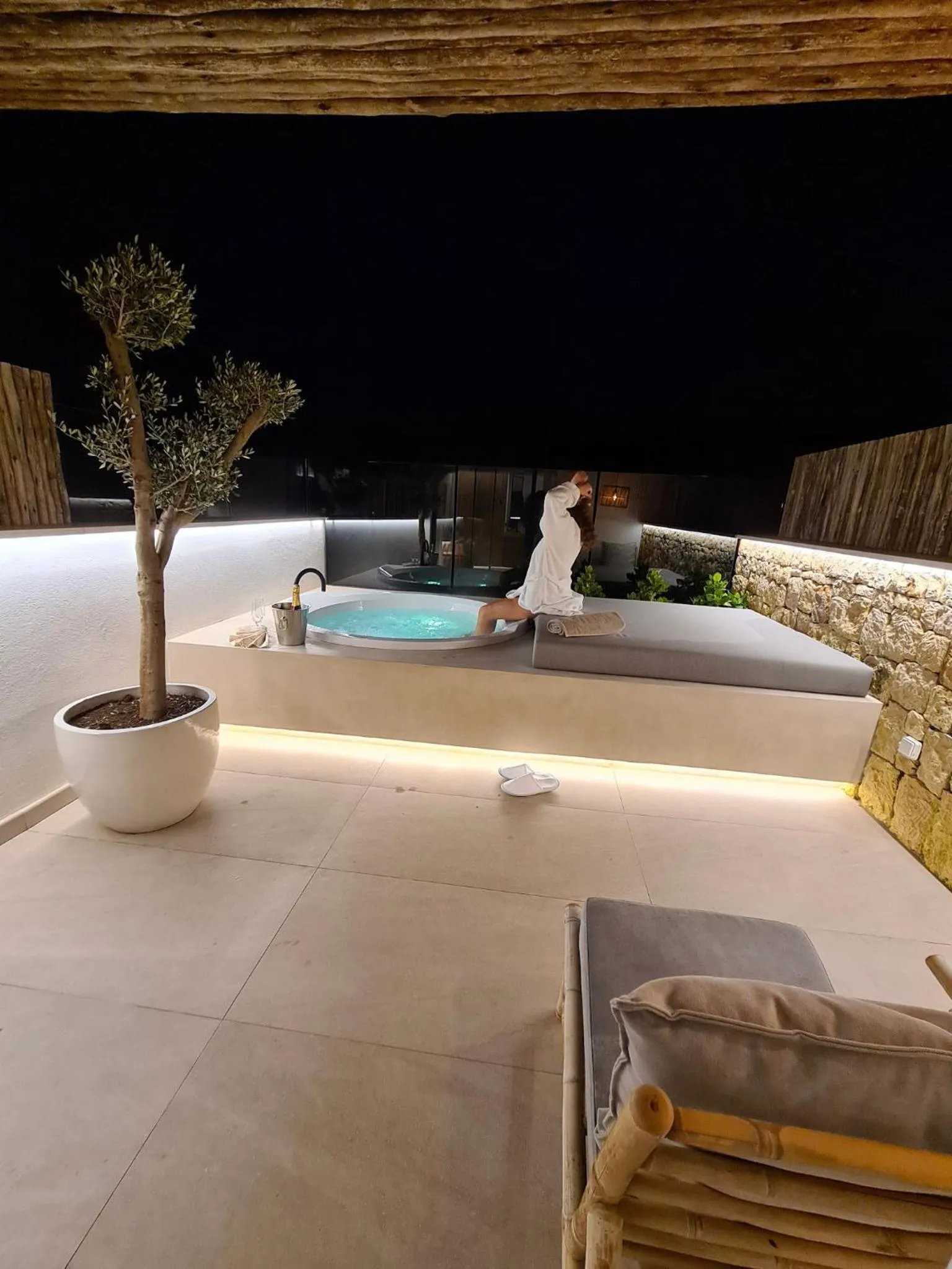 Night in S´Estancia Suites