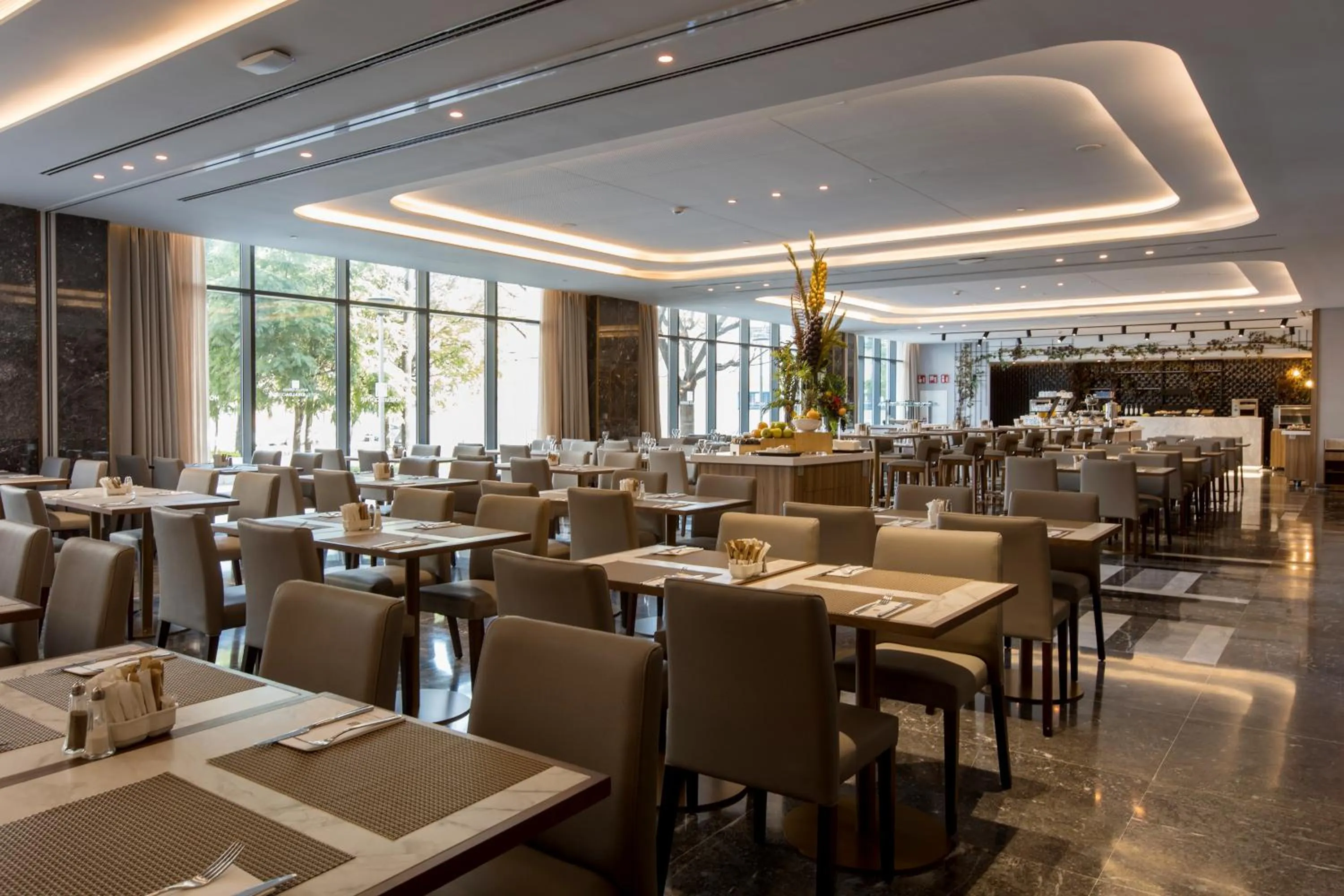 Buffet breakfast in Hotel Giralda Center