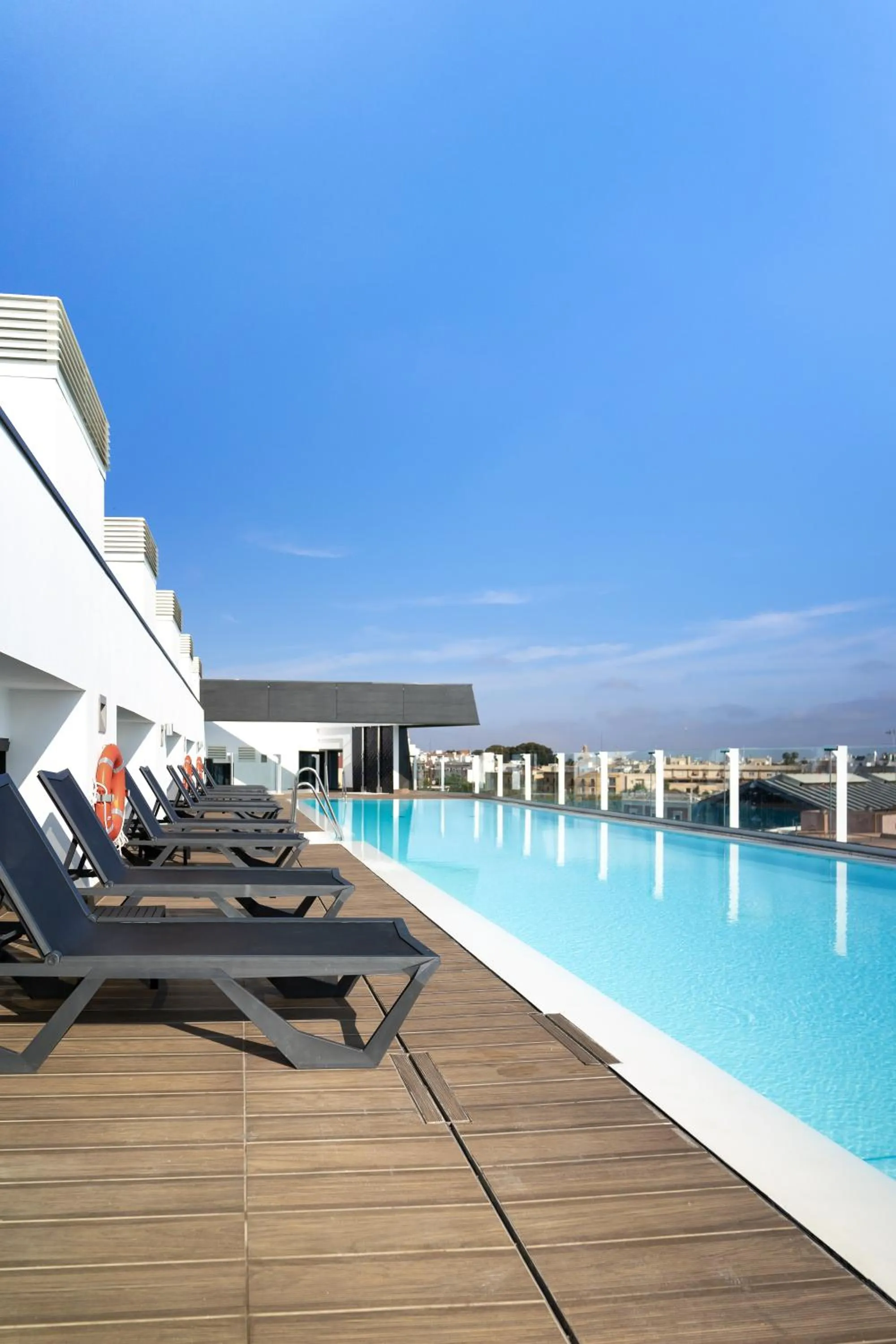 Day in Hotel Giralda Center