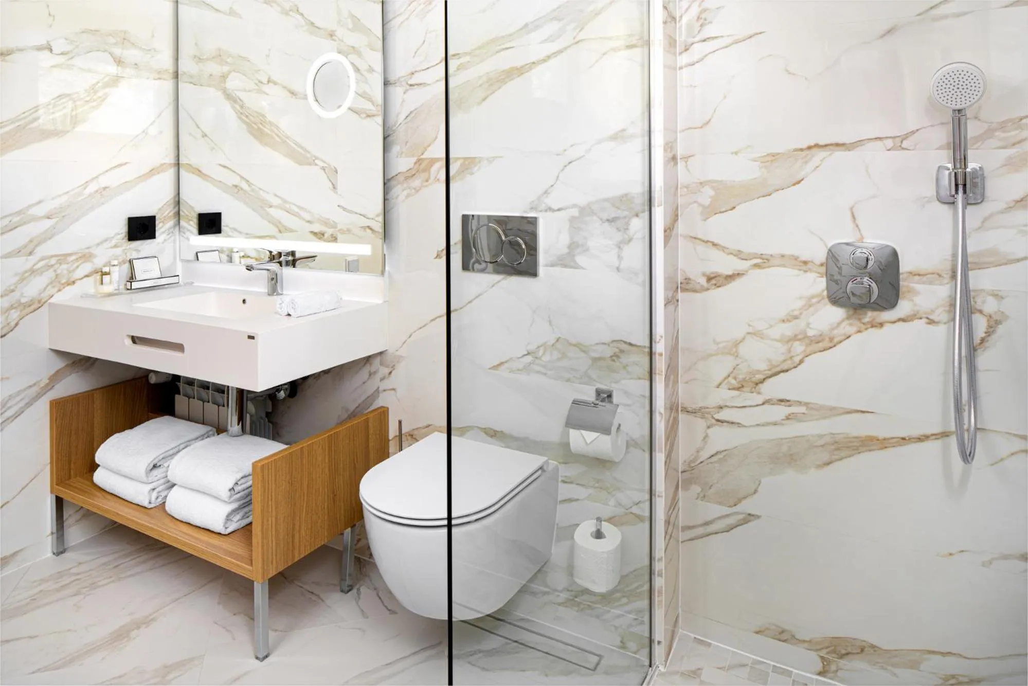 Shower in Alma Health & Spa Retreat