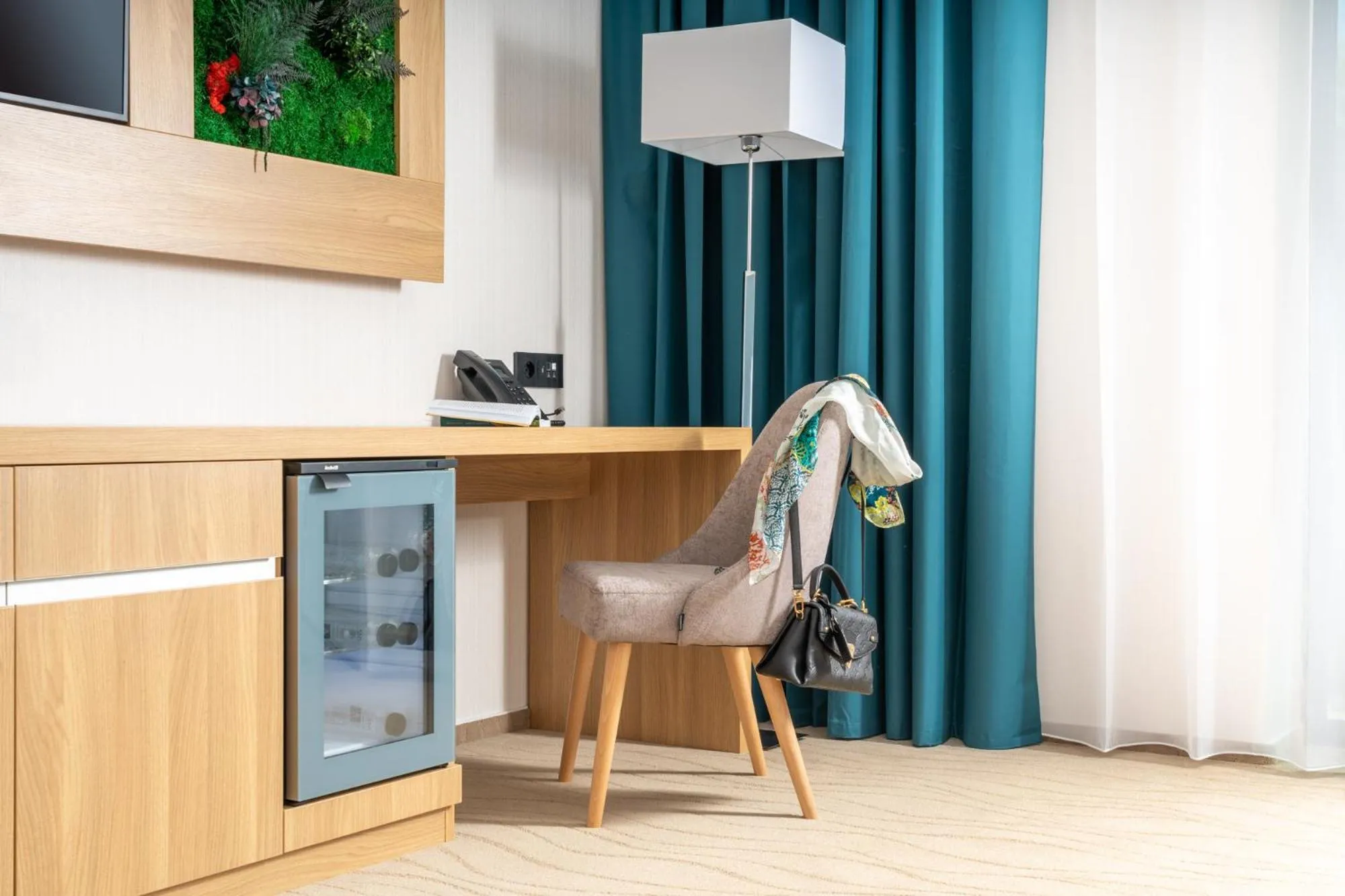 TV and multimedia in Alma Health & Spa Retreat